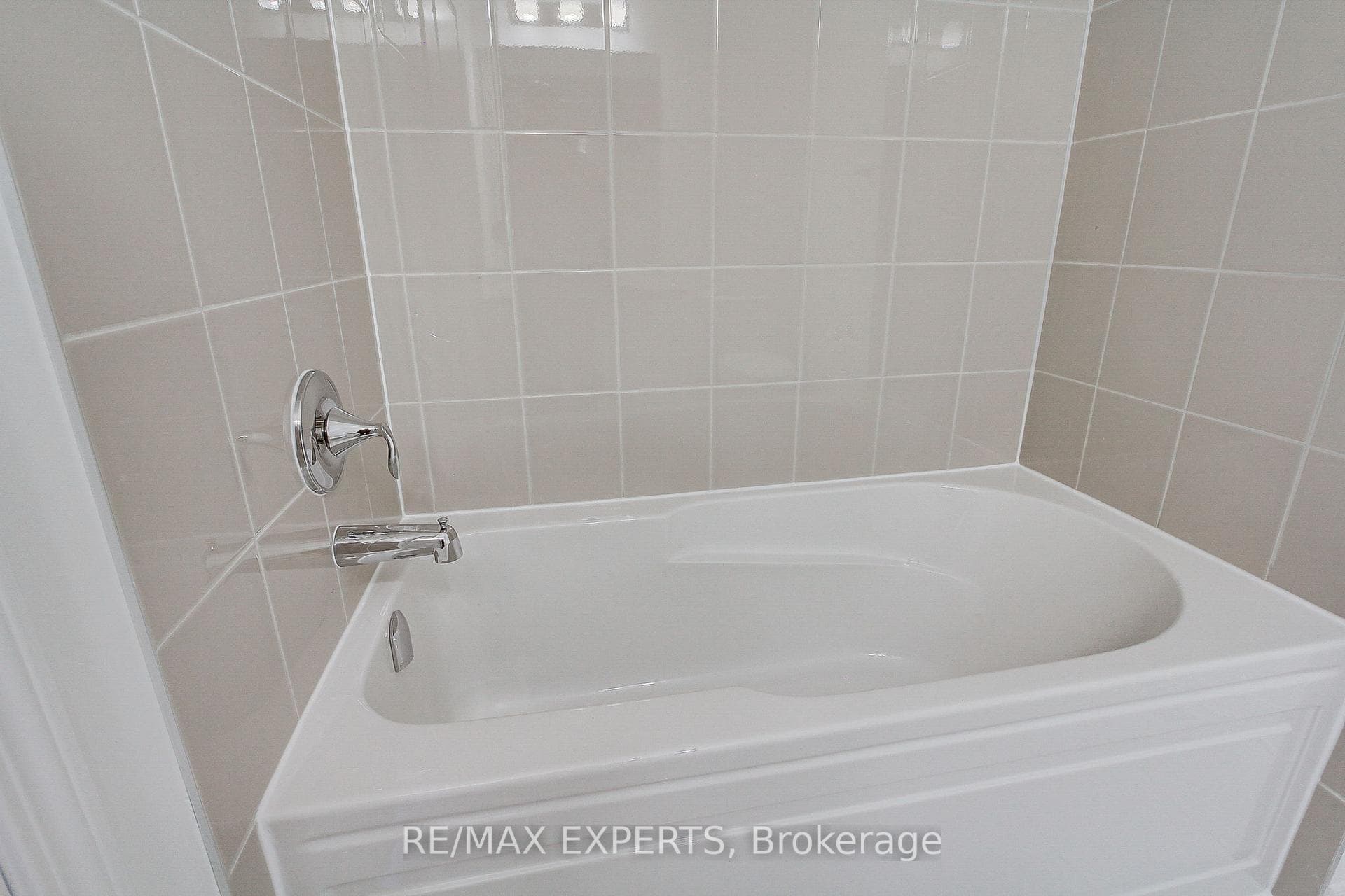 1237 Poppy Gardens photo 17