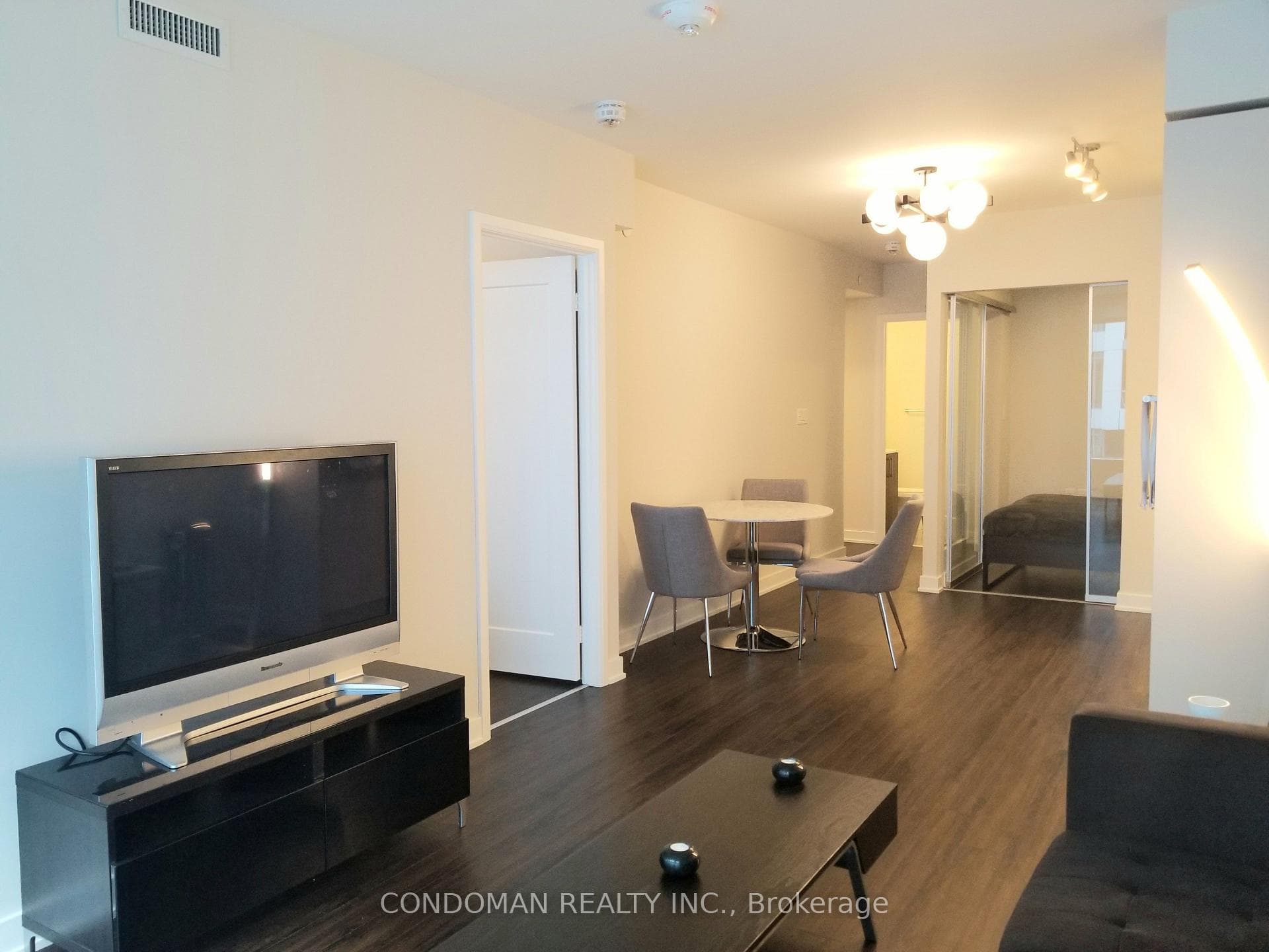 27 Bathurst Street Unit 415W photo 3
