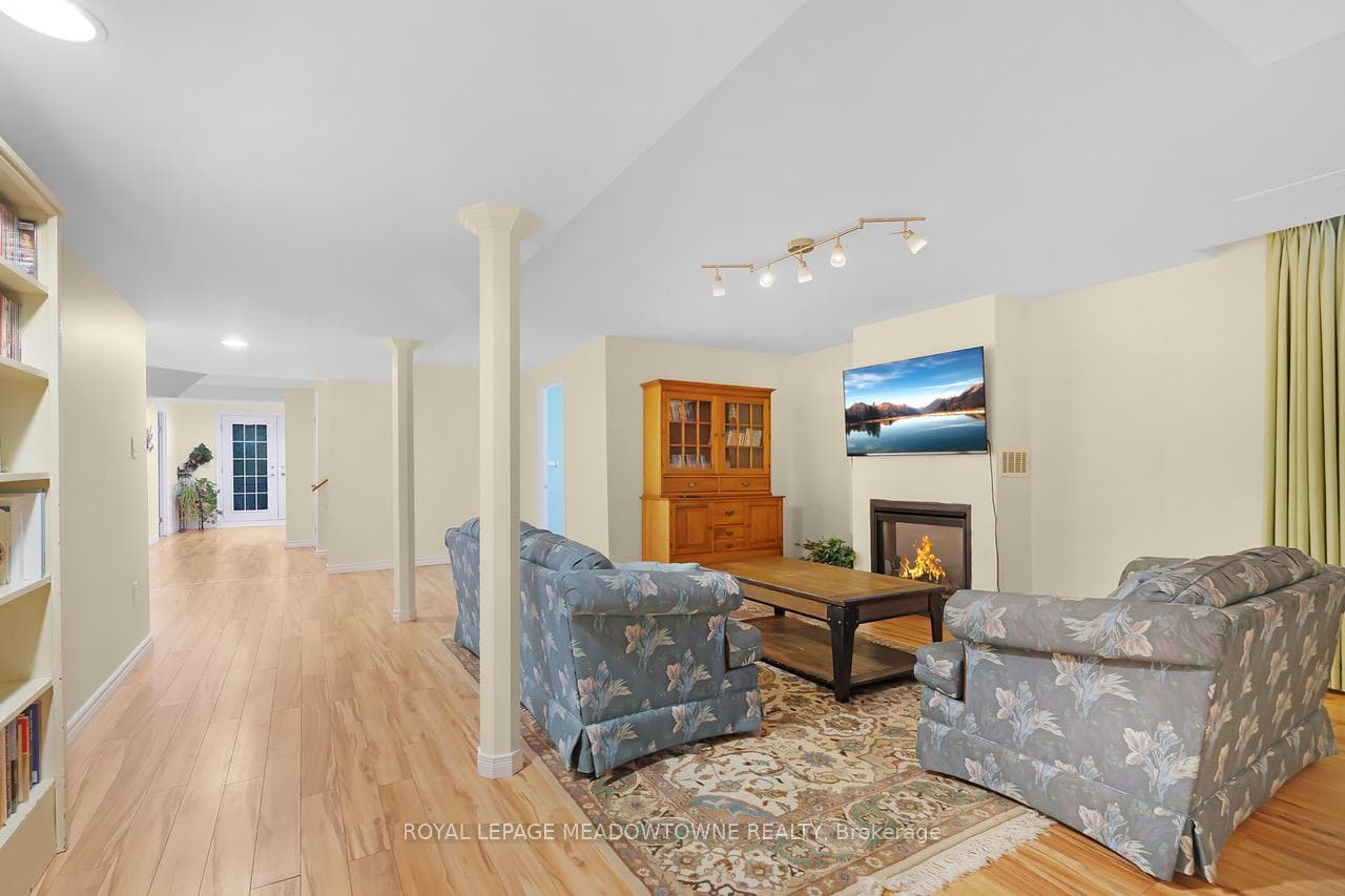475 Valridge Drive photo 33