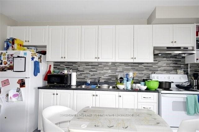 84 Harbord Street Unit 2 photo 3
