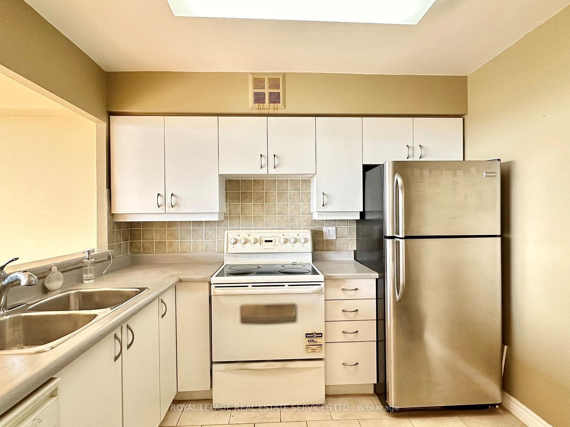 55 Elm Drive Unit 2302 photo 10