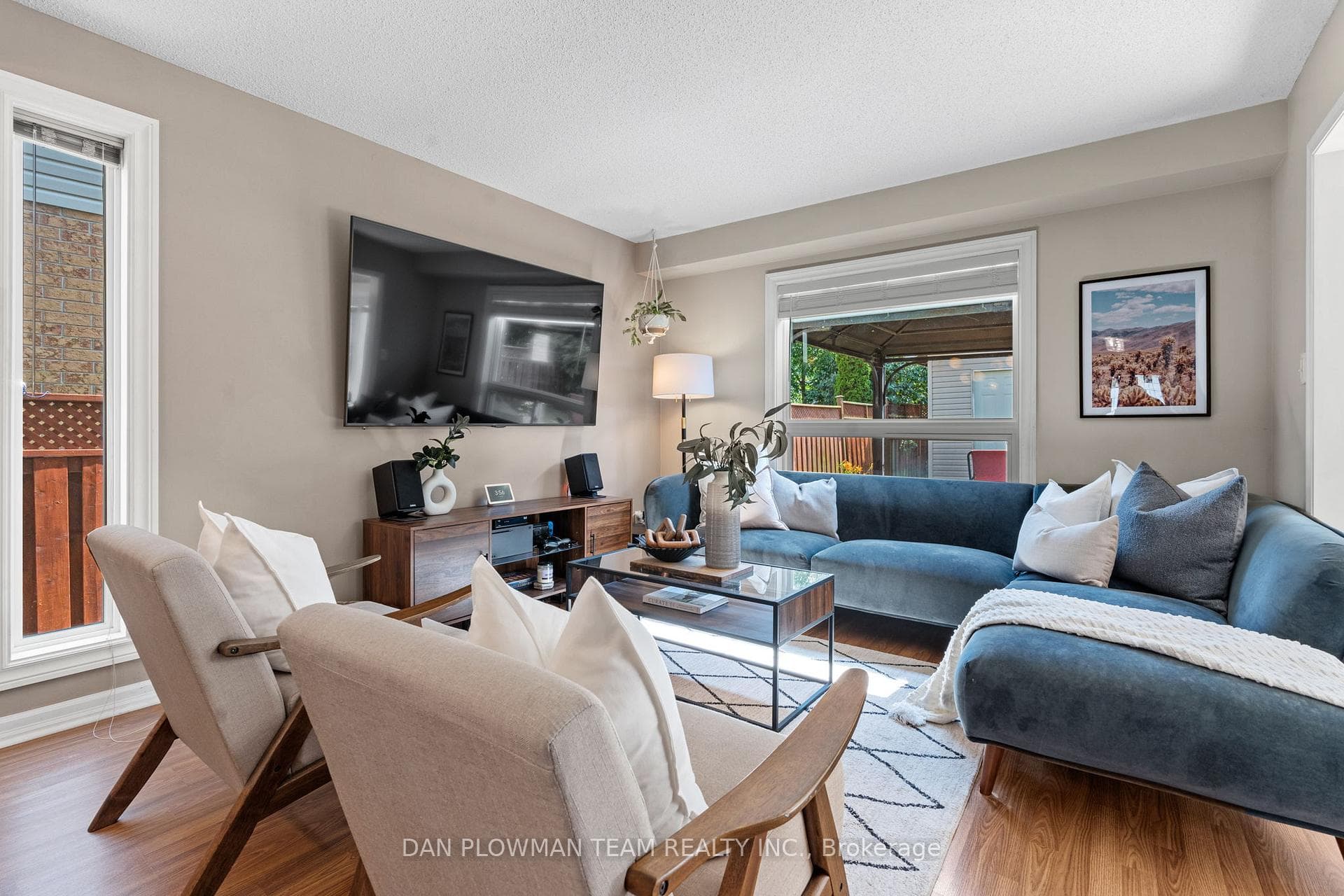 6 Clayton Crescent photo 5