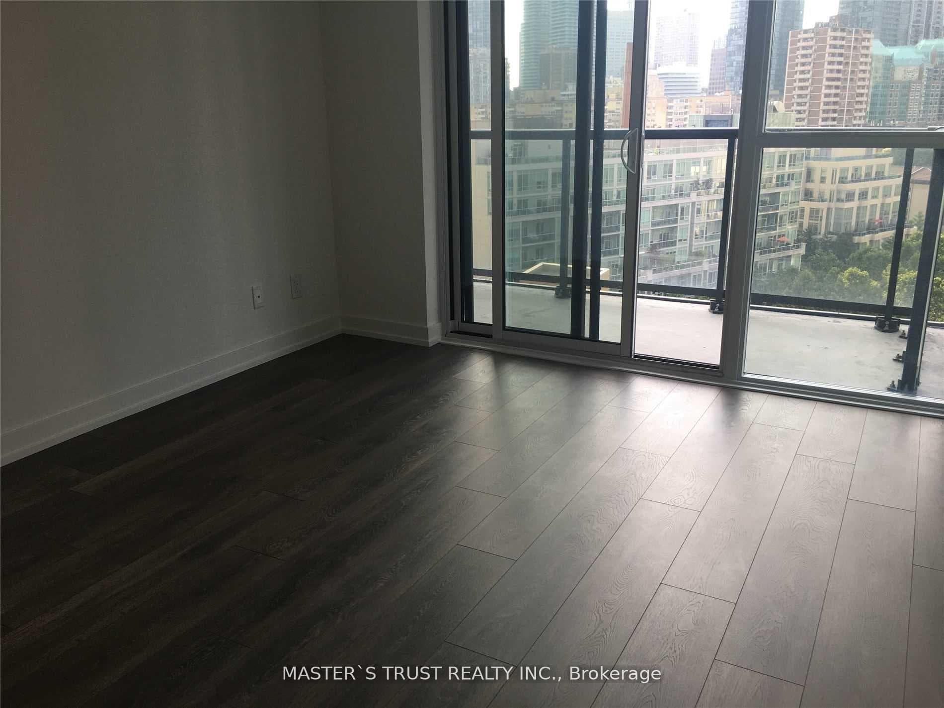 159 Wellesley Street Unit 910 photo 6