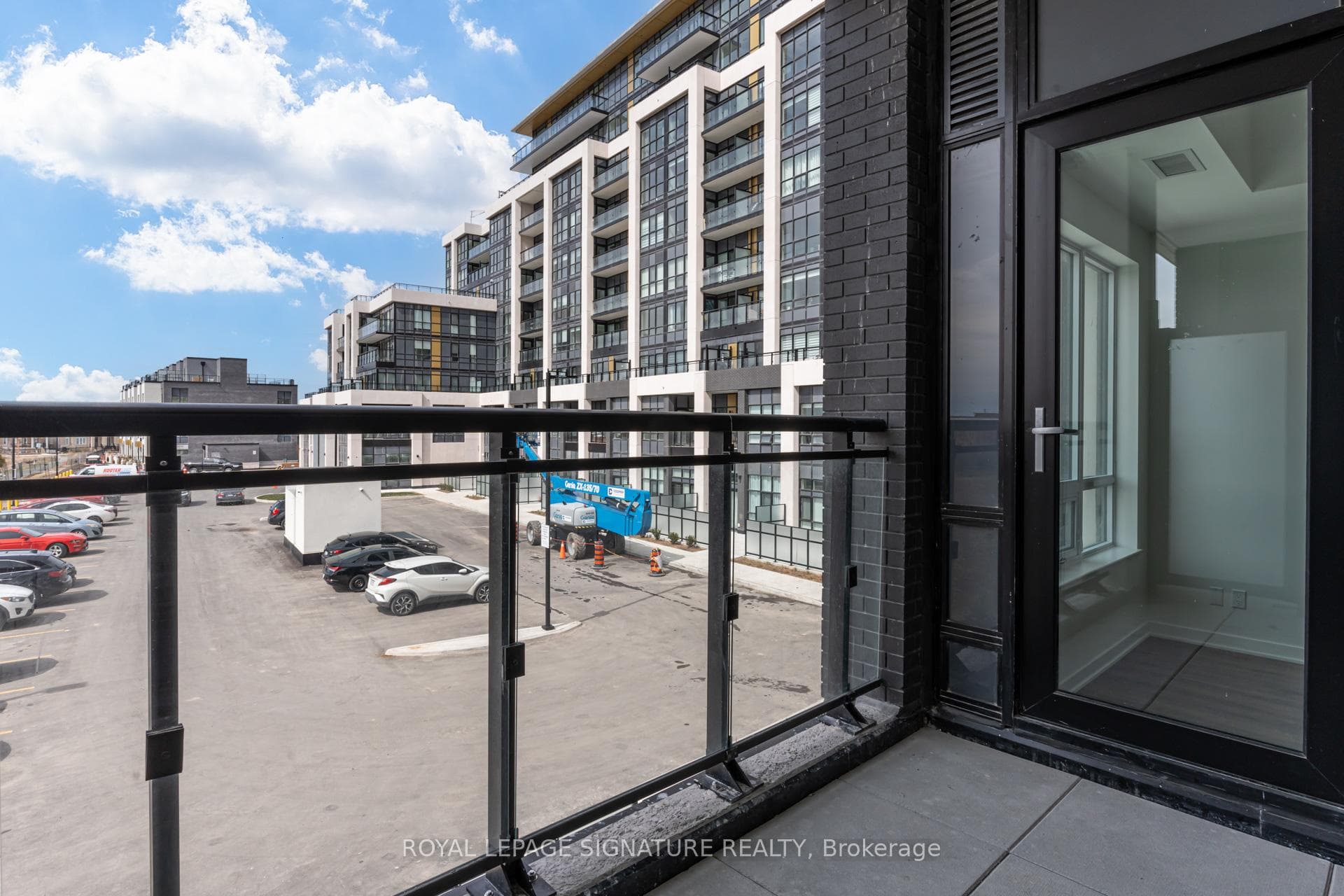405 Dundas Street Unit 237 photo 28