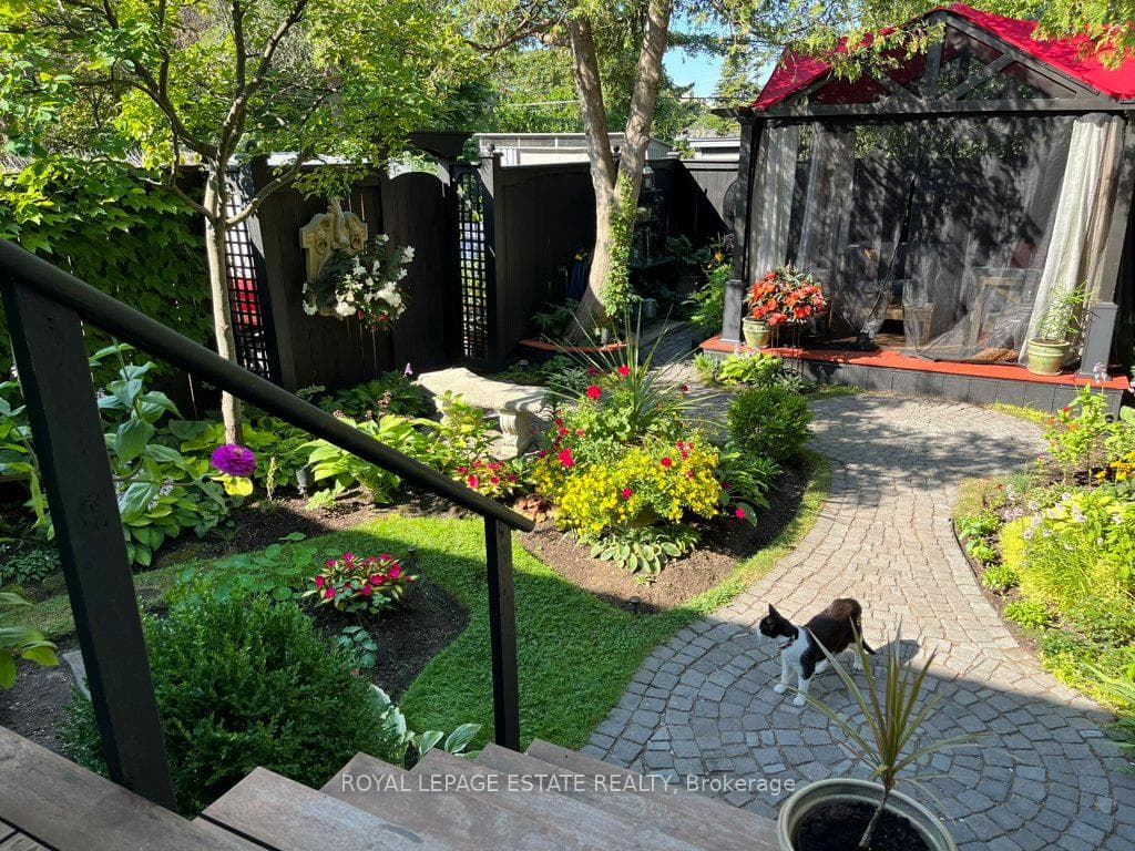 314 Scarborough Road photo 46
