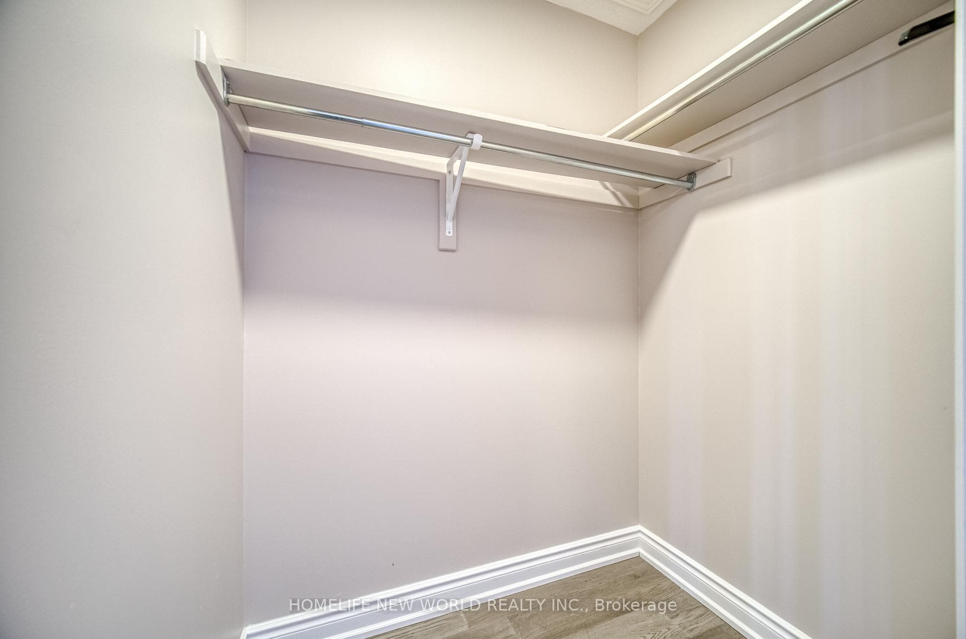 135 Selkirk Drive photo 22