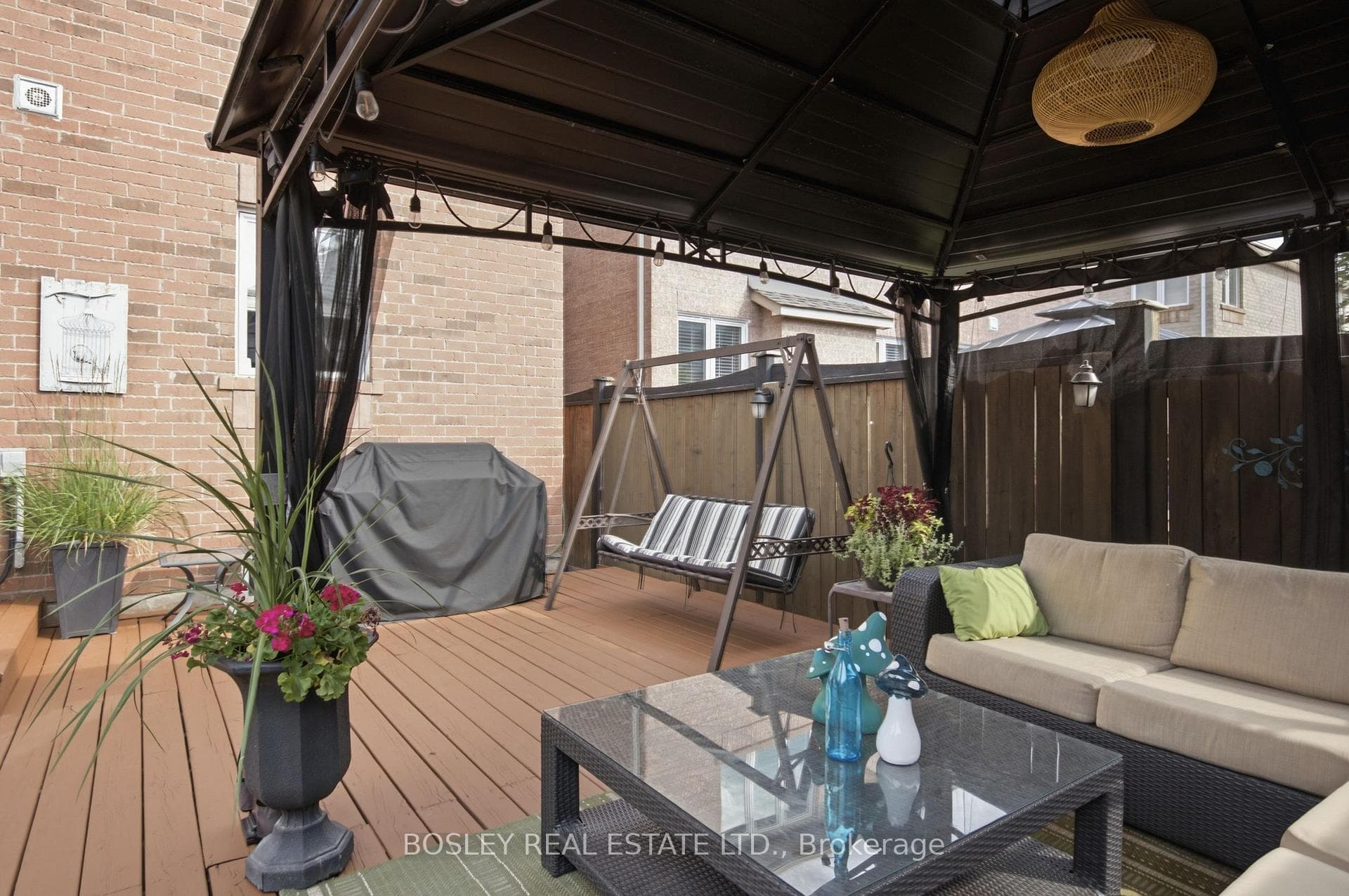 2160 Highcliffe Way photo 48