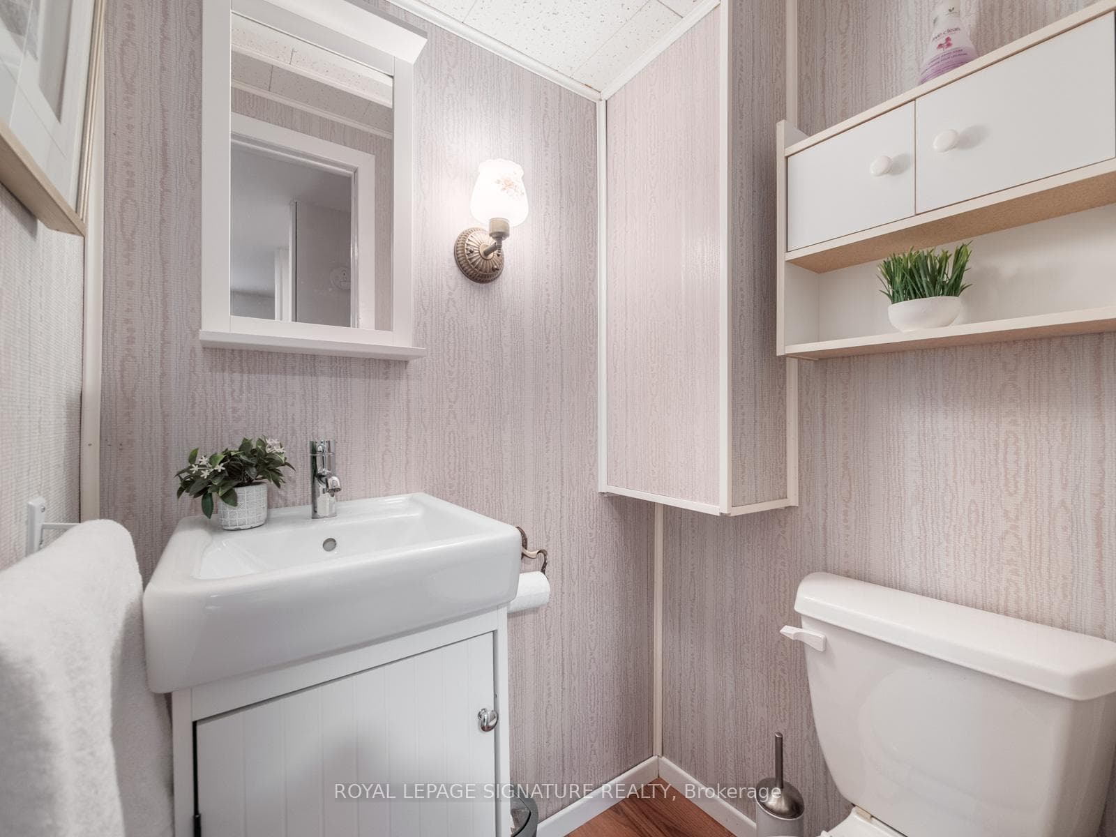 393 Lawson Road photo 30