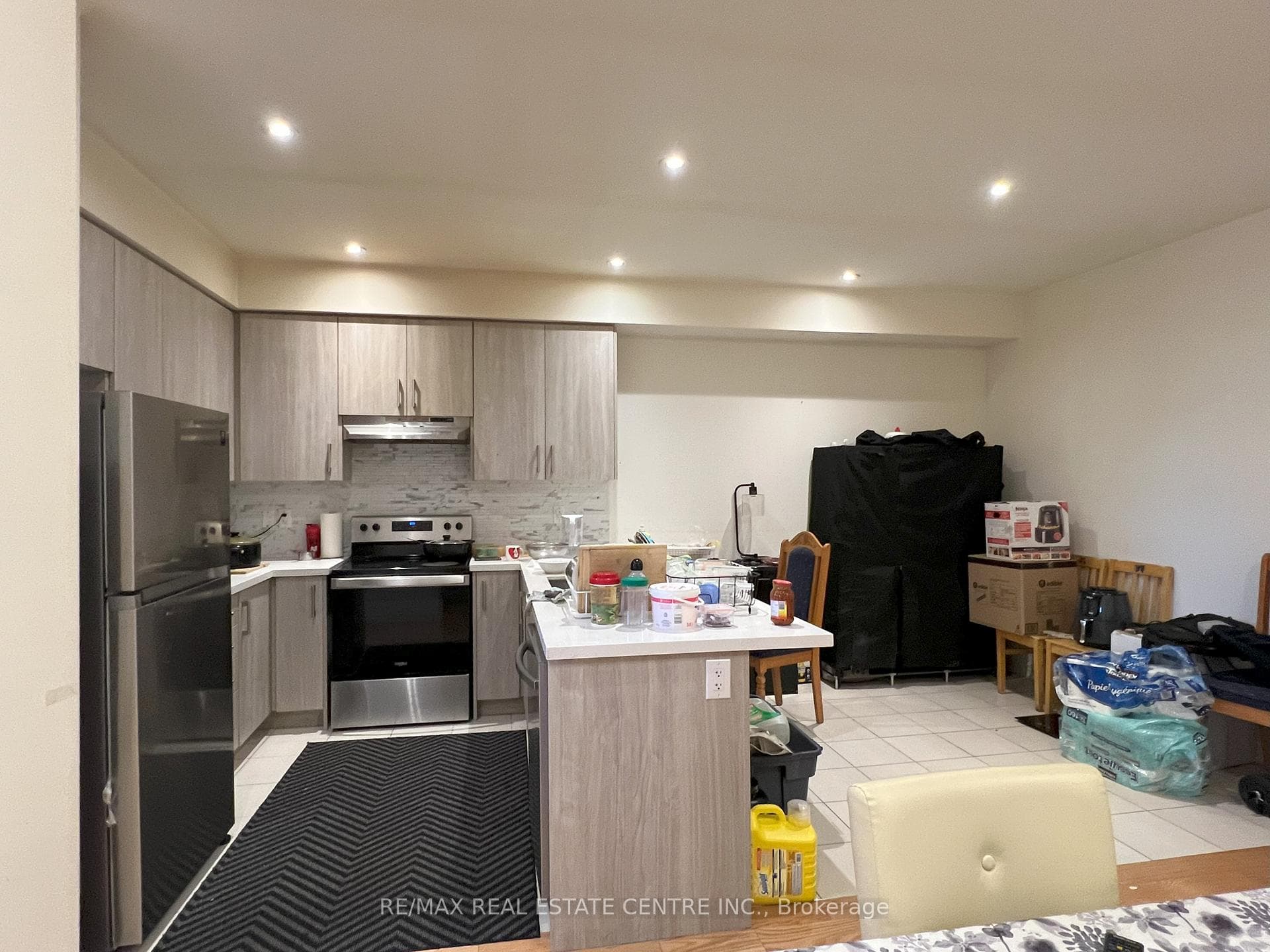 62 Hashmi Place photo 6