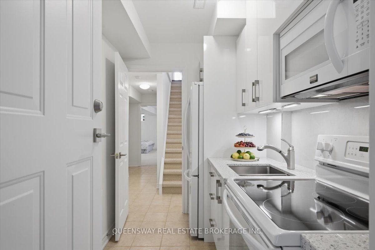 83 Floyd Avenue photo 39