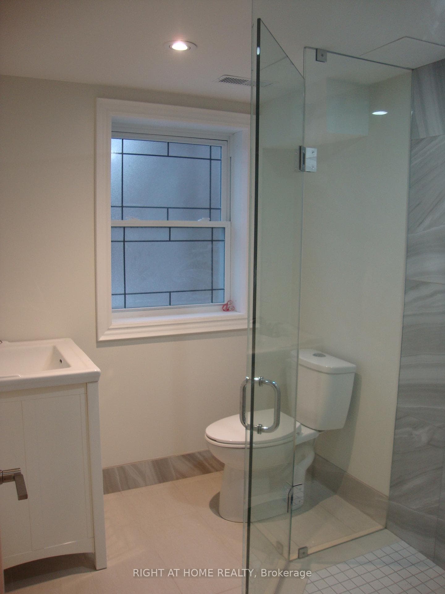 8 Delair Crescent Unit Lower Level photo 11