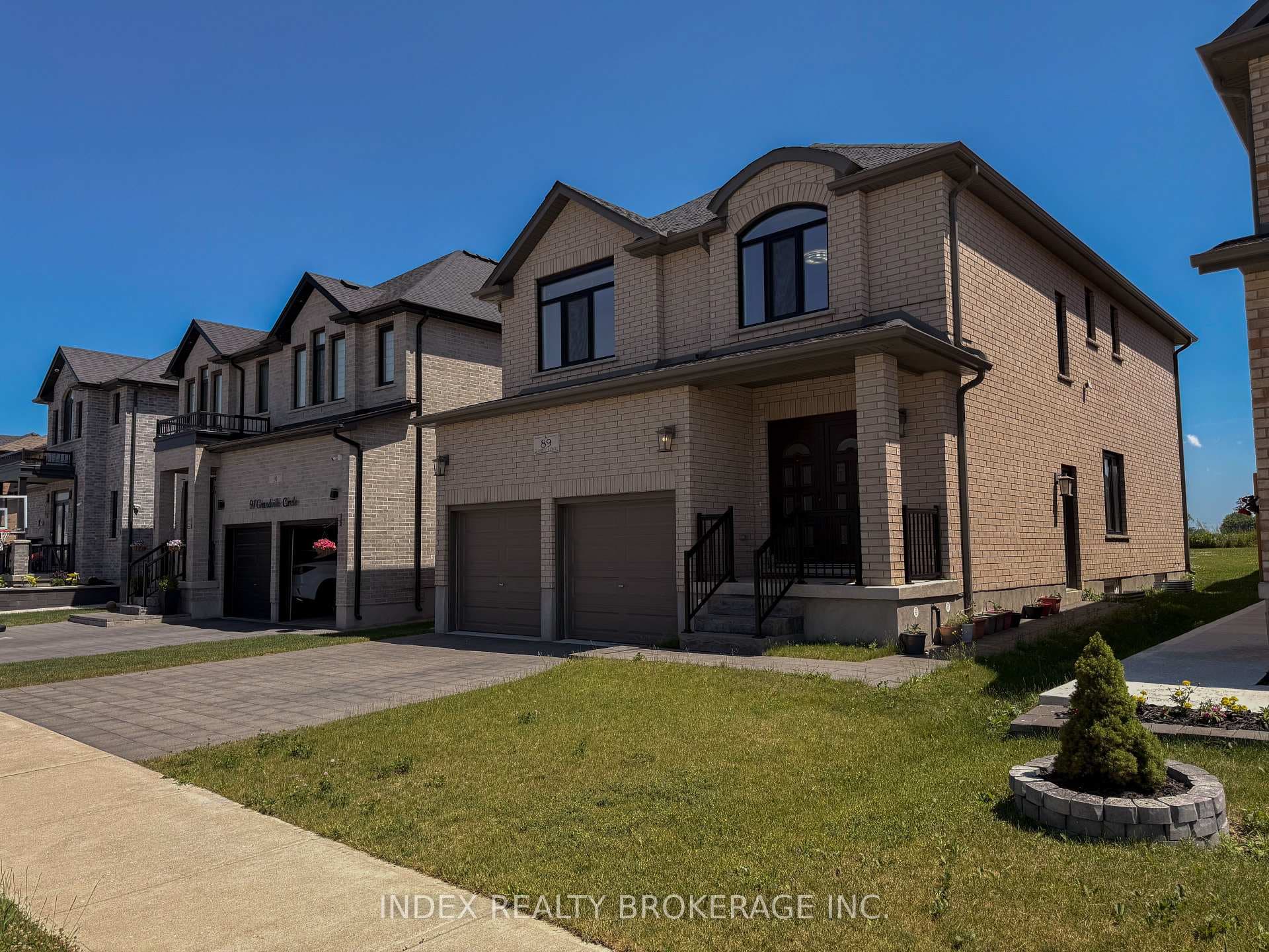 89 Grandville Circle photo 2