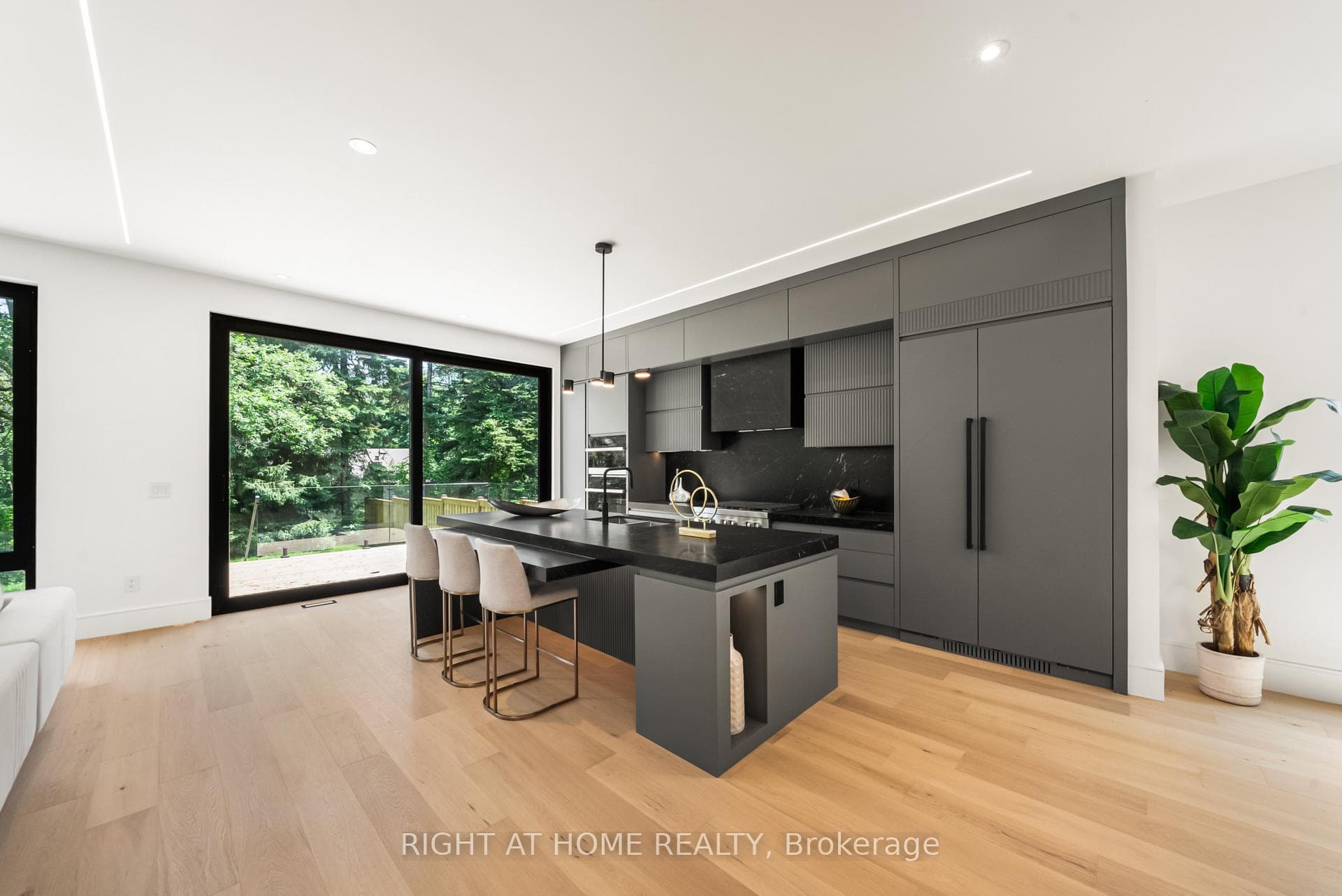 1209 Canterbury Road photo 13