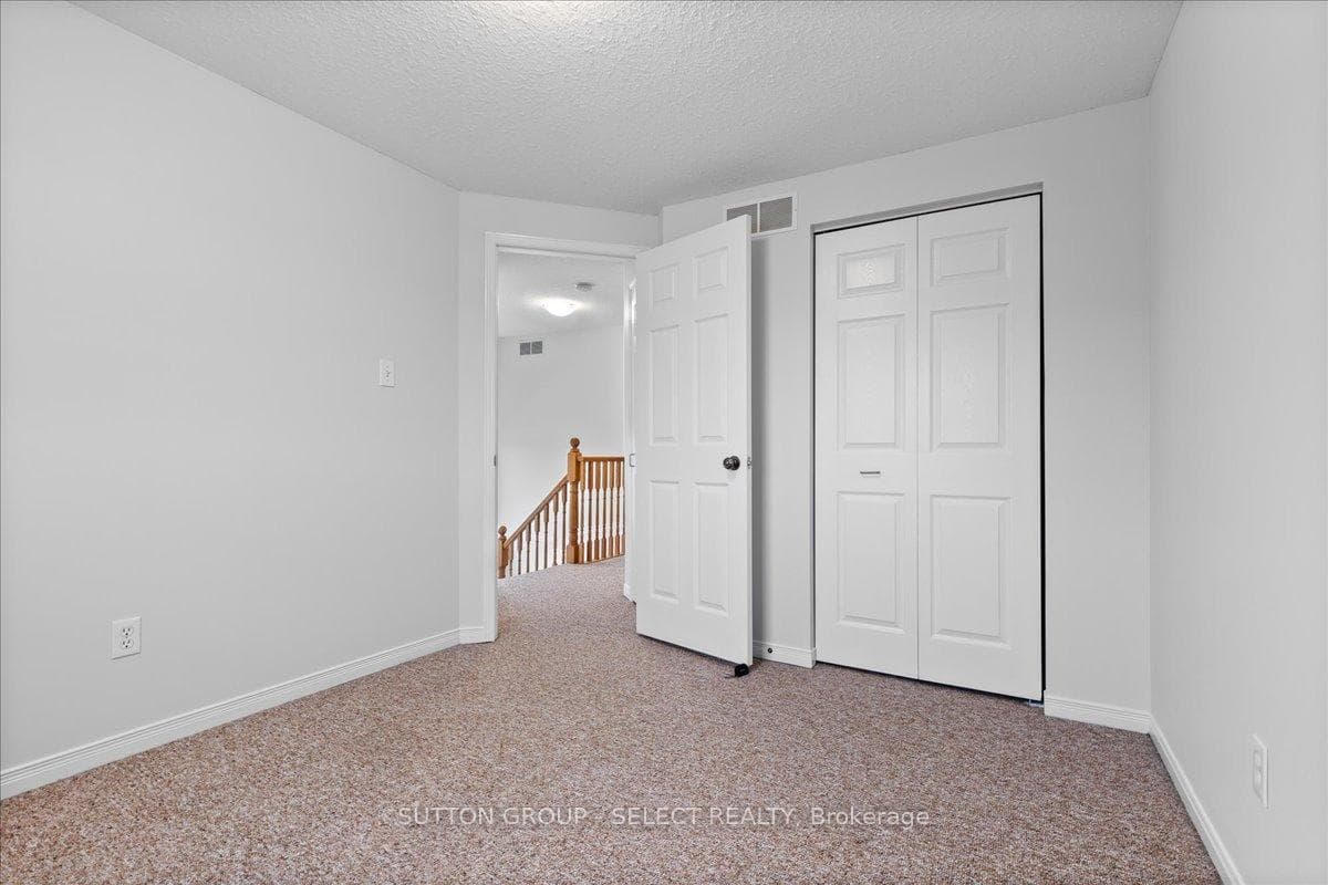115 TEMPLEWOOD Drive photo 22