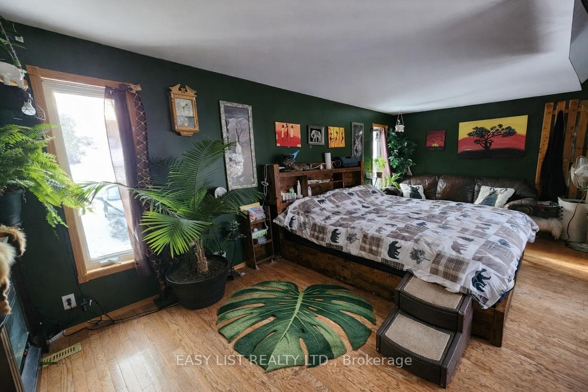 516 Bay Street photo 16