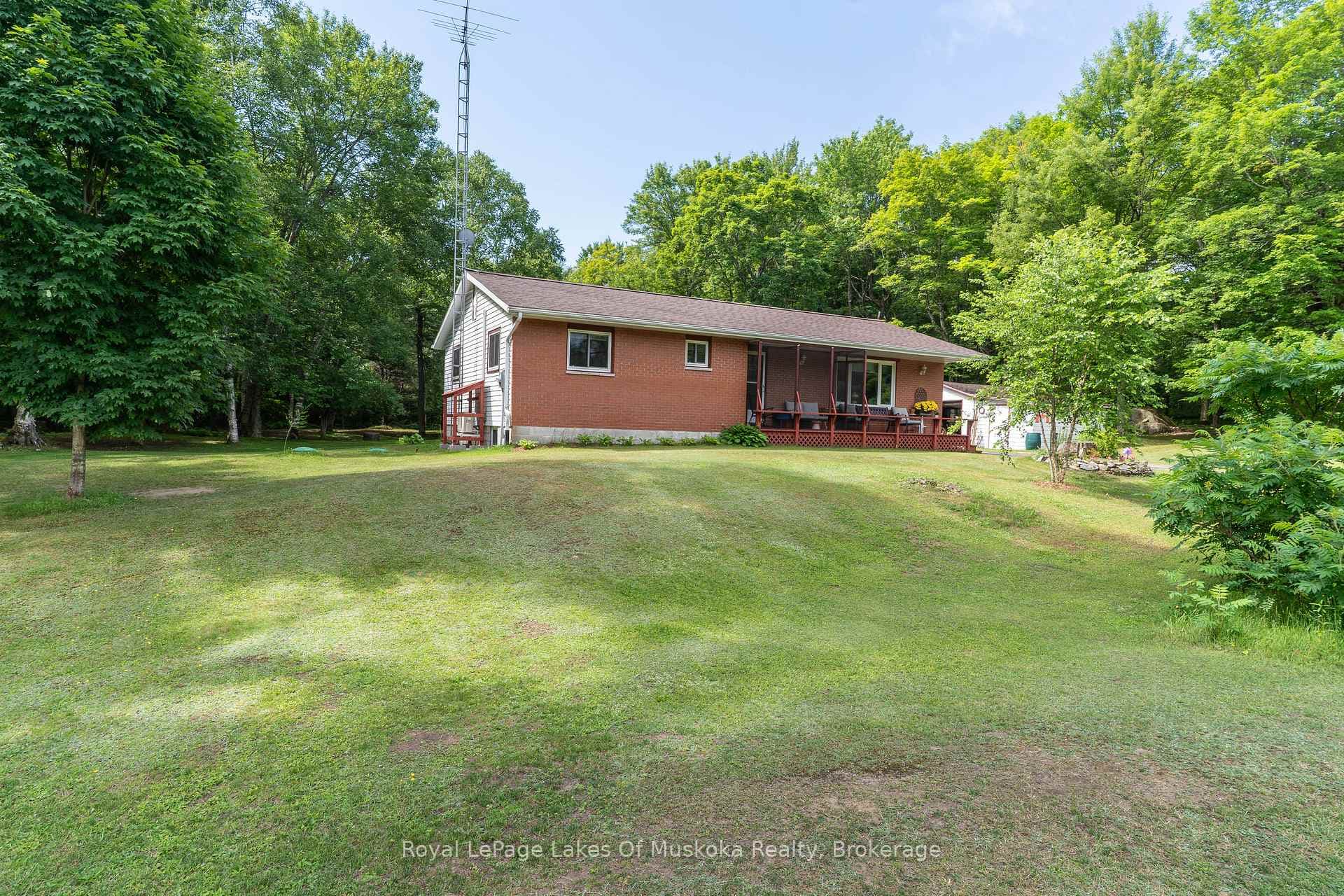 1170 Muskoka 117 Road photo 22