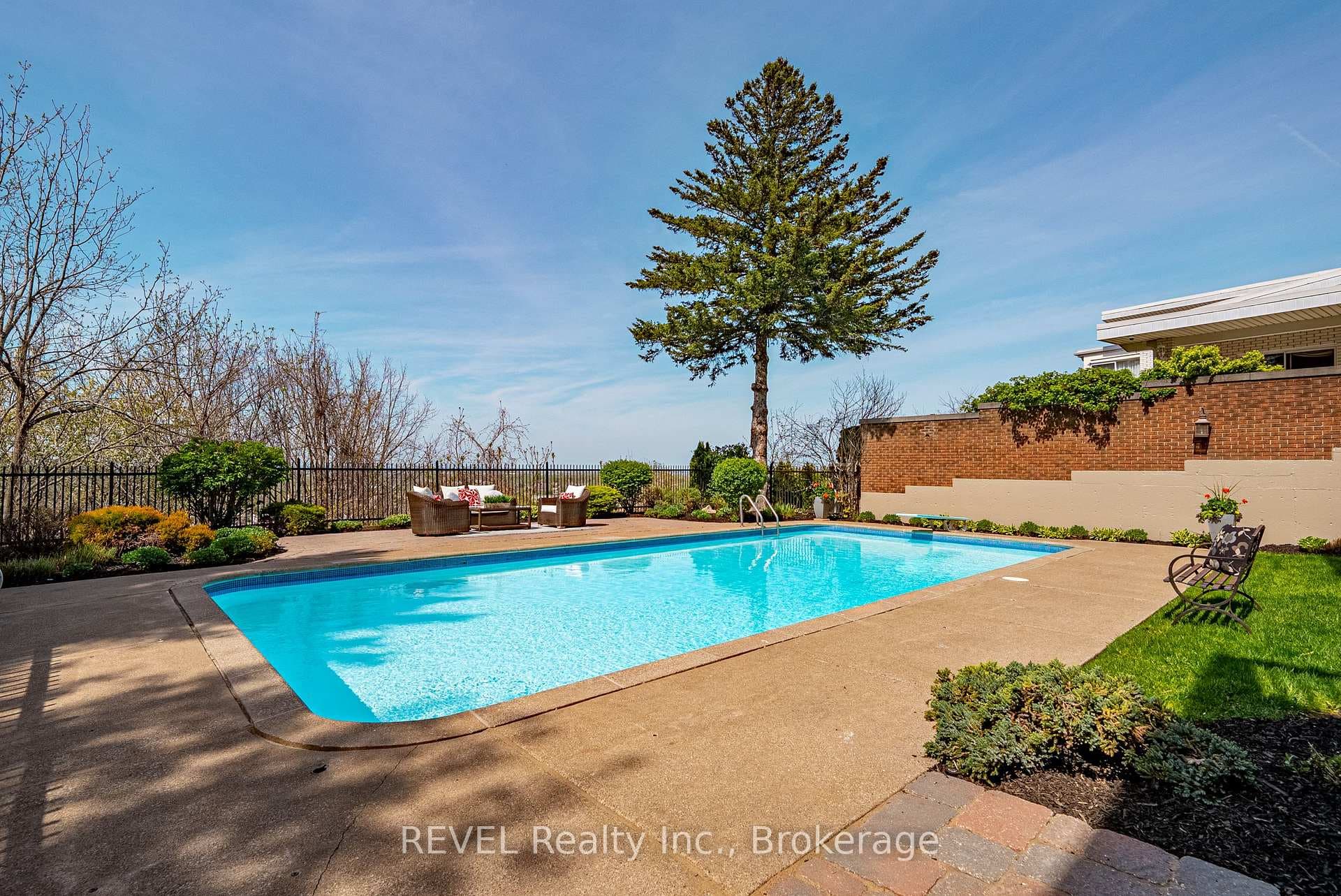 35 CLEARVIEW Heights photo 40
