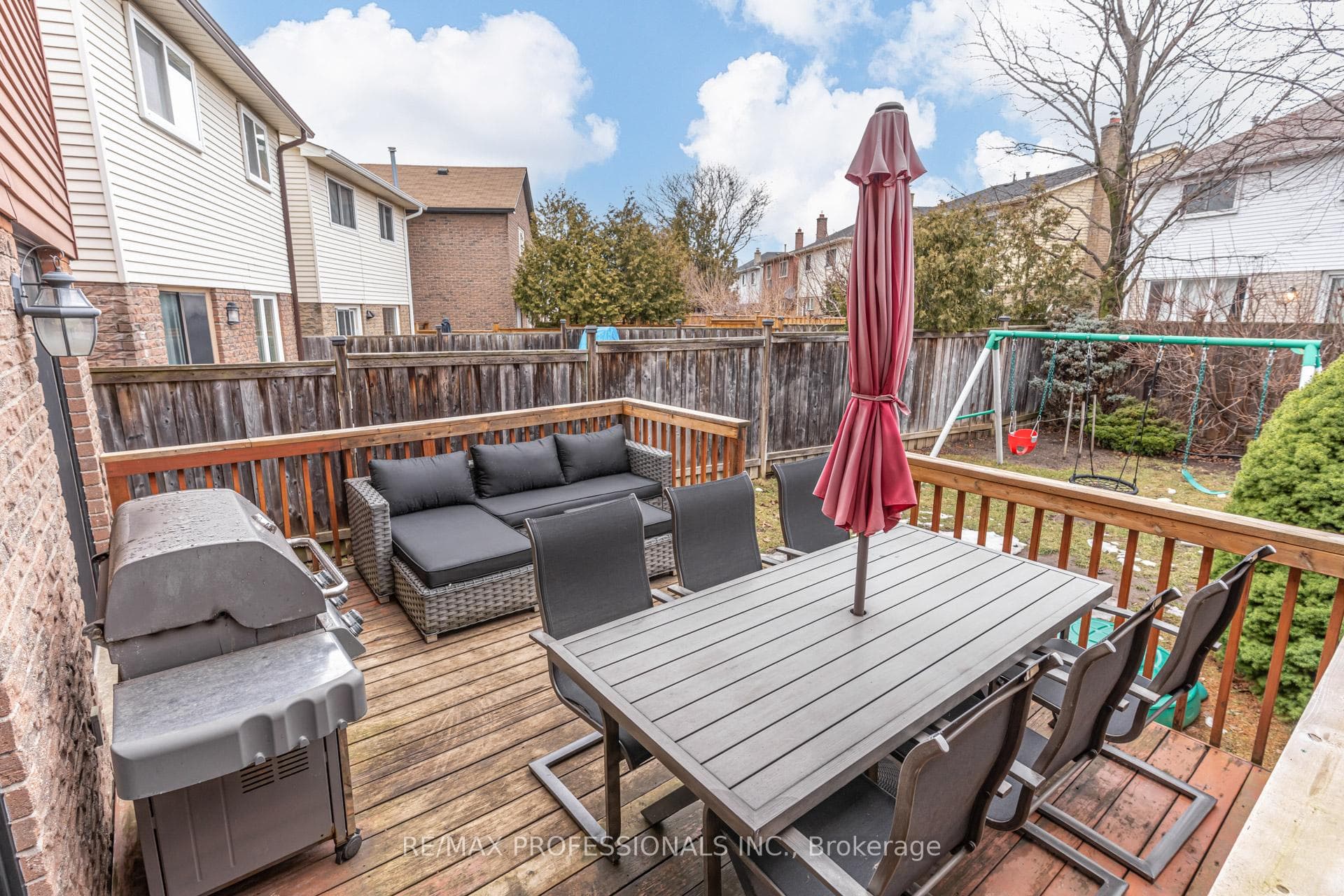 188 Lisa Crescent photo 45