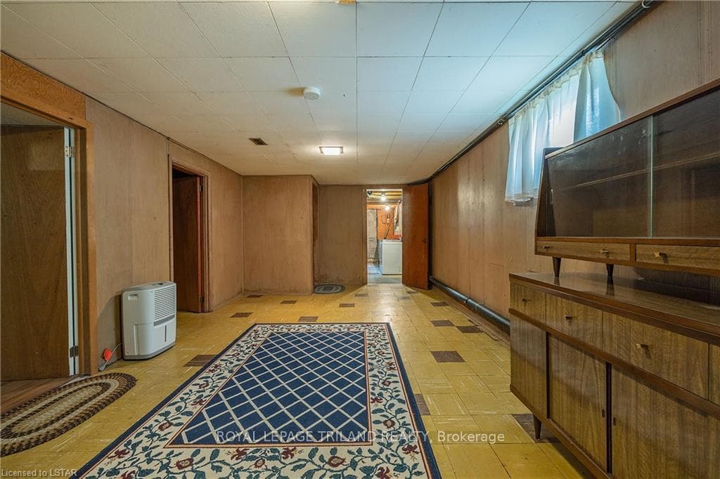 683 Ross Street photo 33