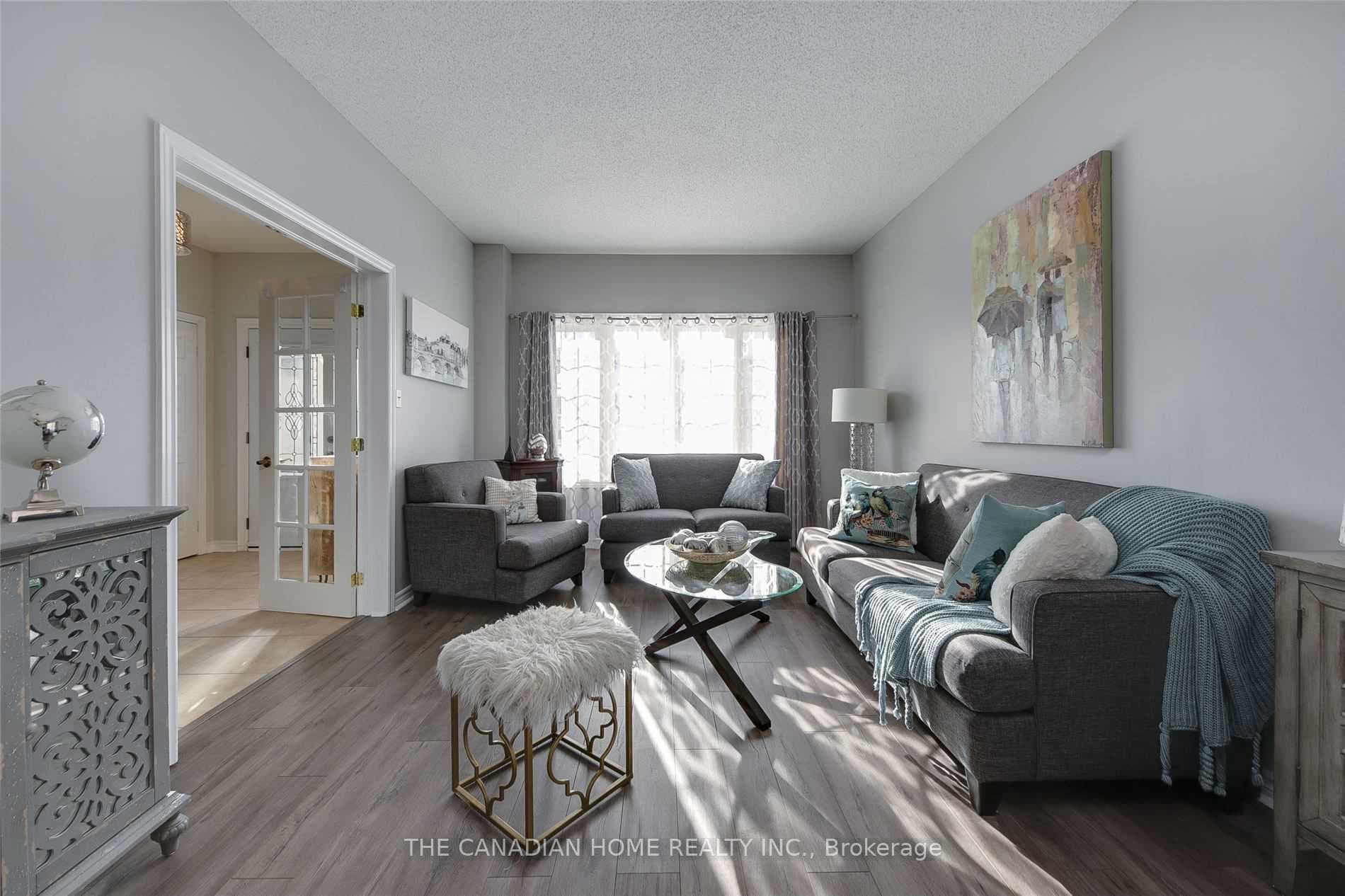 18 Silvercreek Crescent Unit Upper photo 7