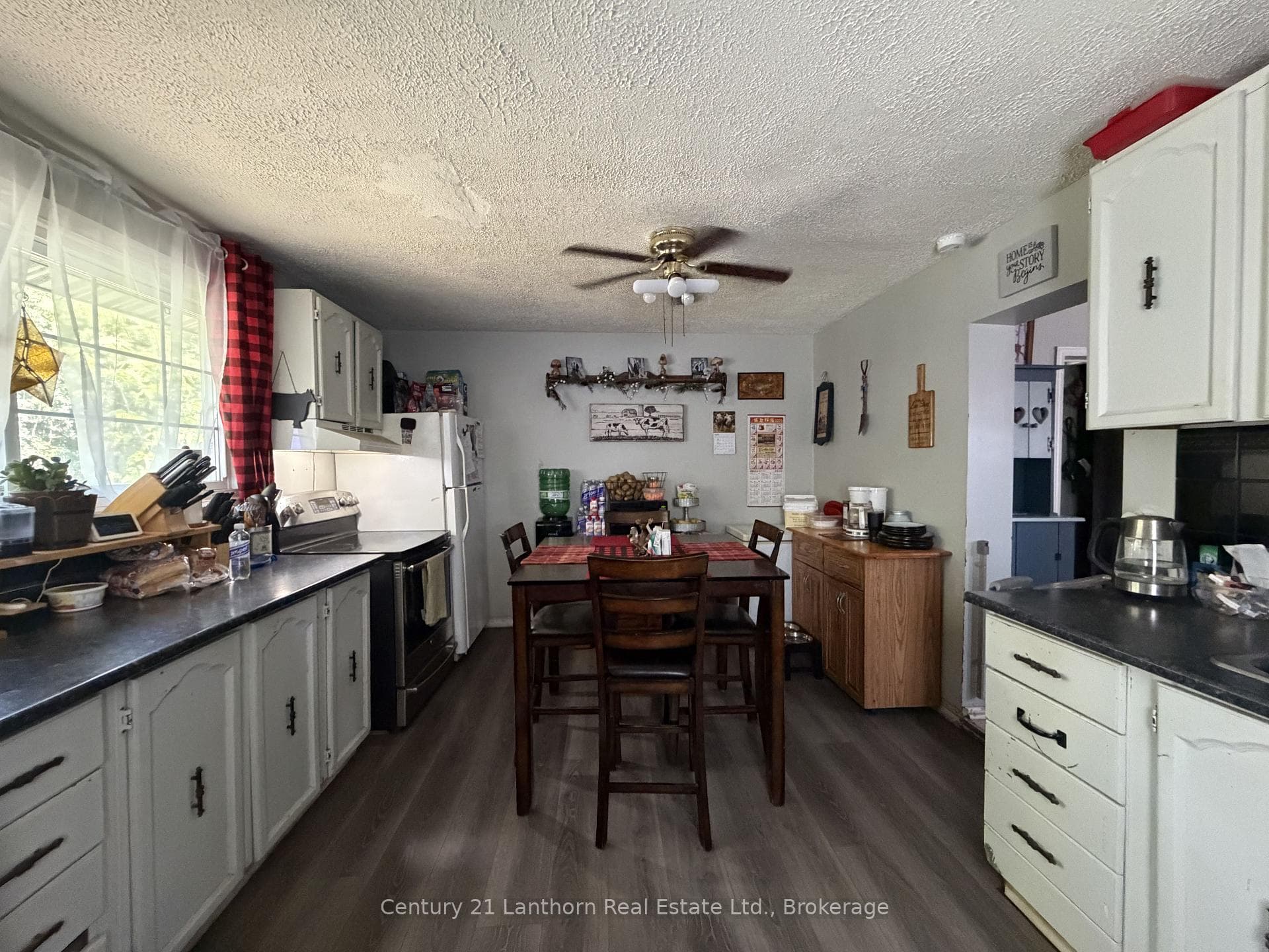 80 John St Kitchen