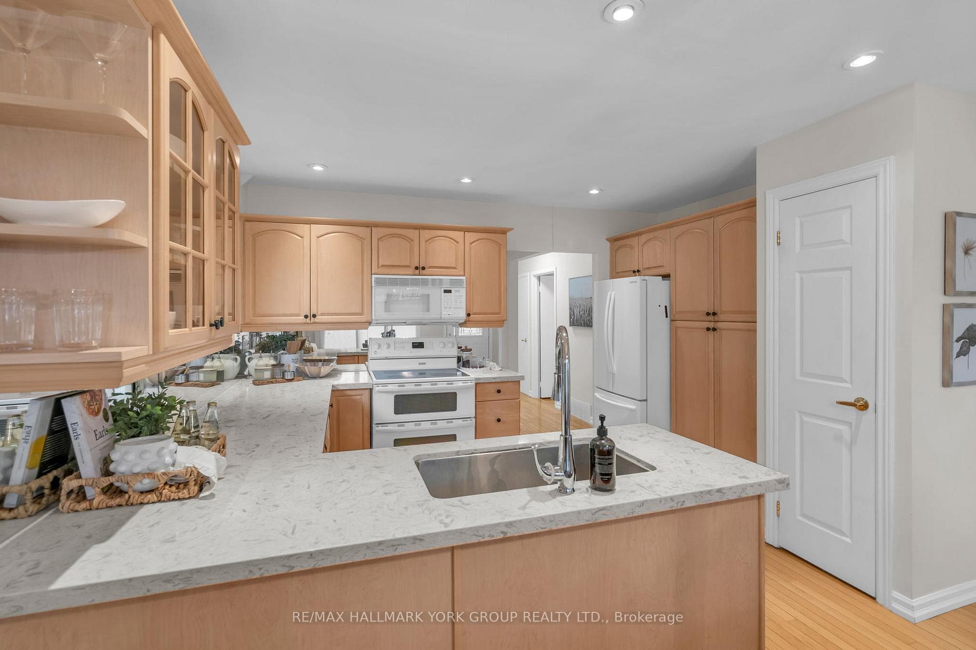 44 Kemano Road photo 9