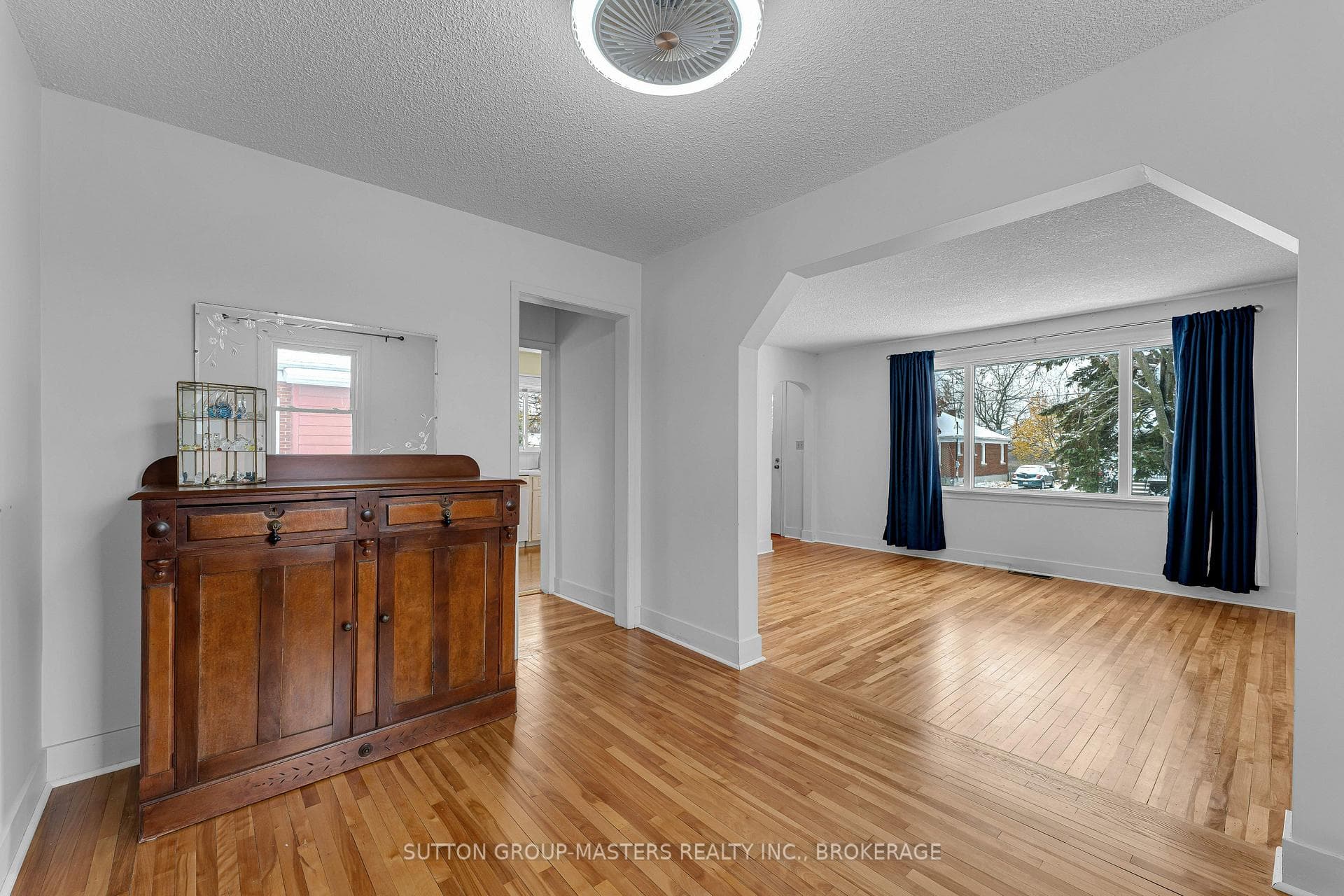 913 Victoria Street photo 9