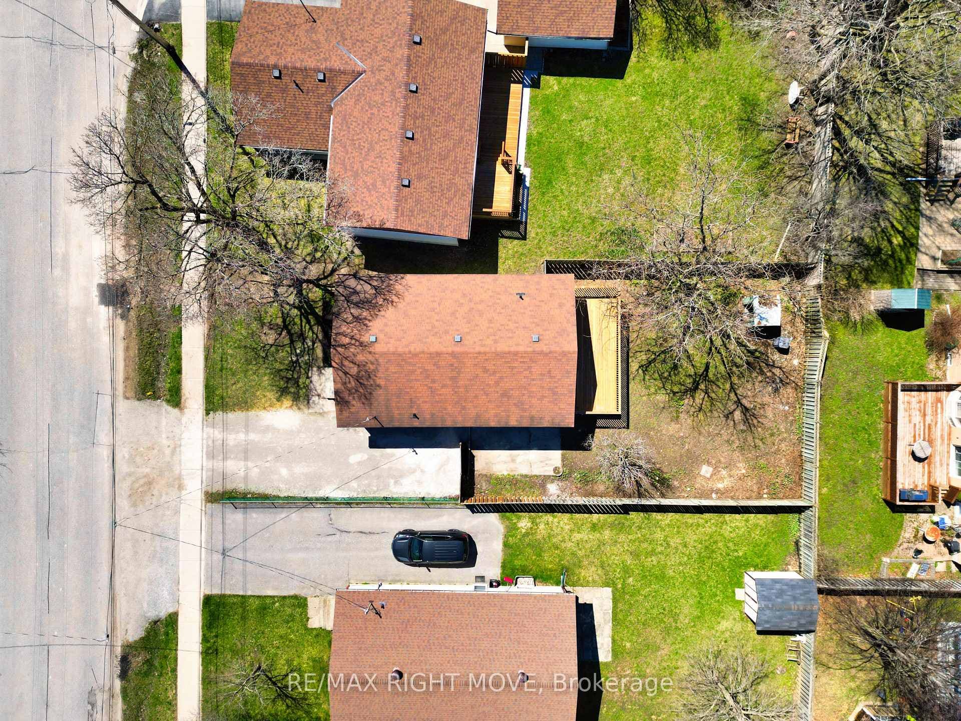 382 Mary Street photo 25
