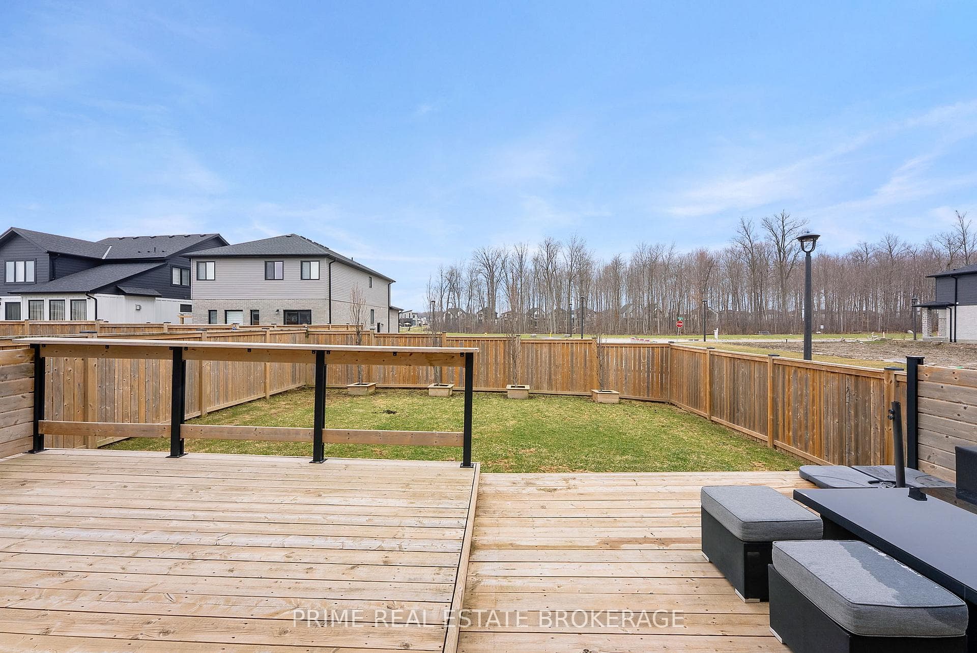 1577 Applerock Avenue photo 42