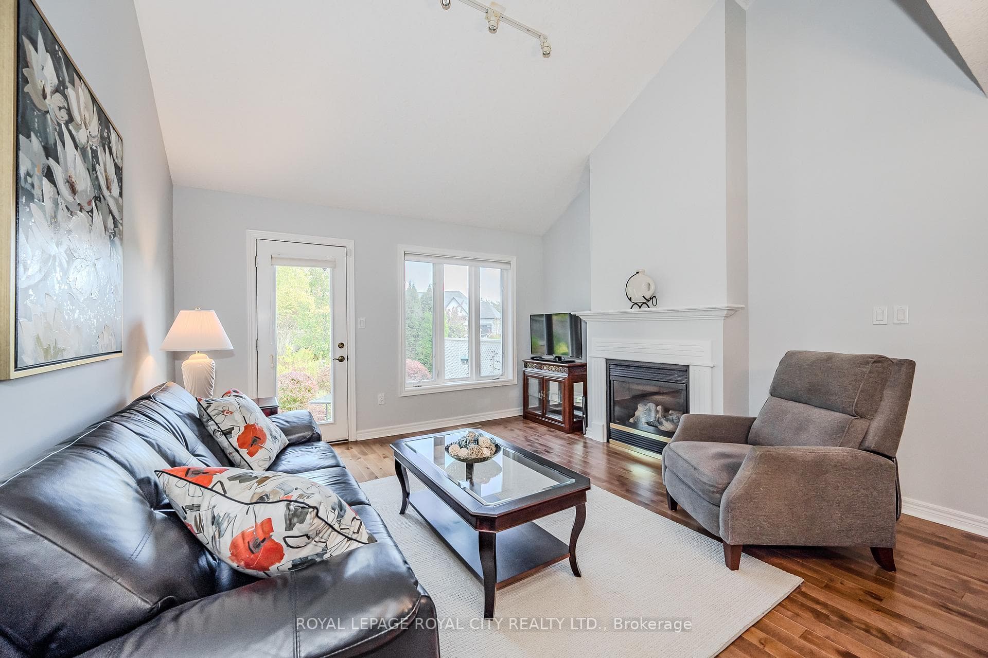 109 Riverwalk Place photo 17