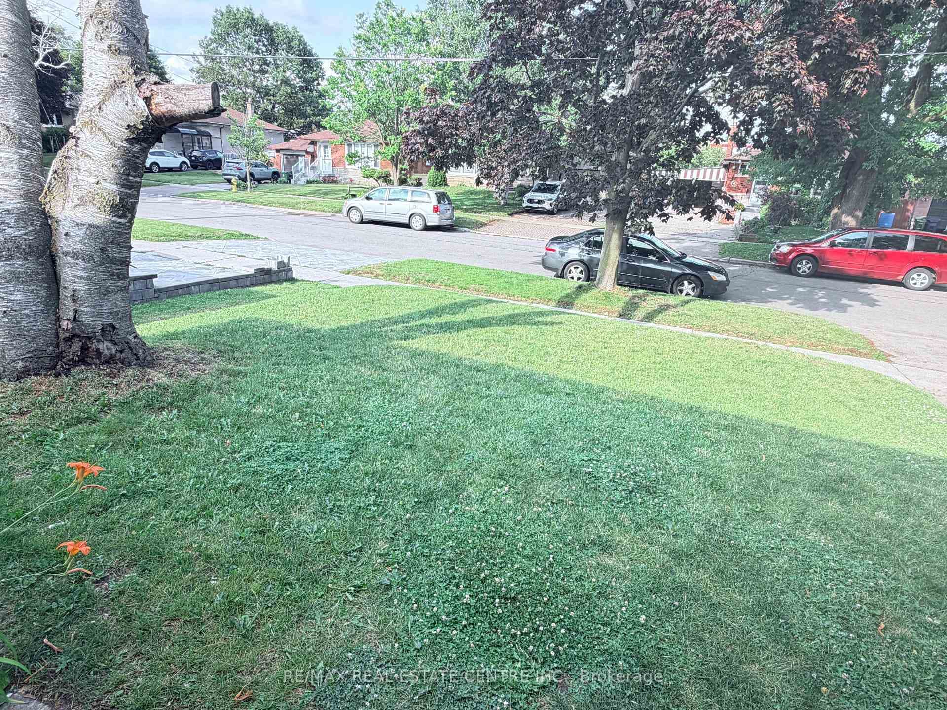 52 Sharbot Avenue photo 14