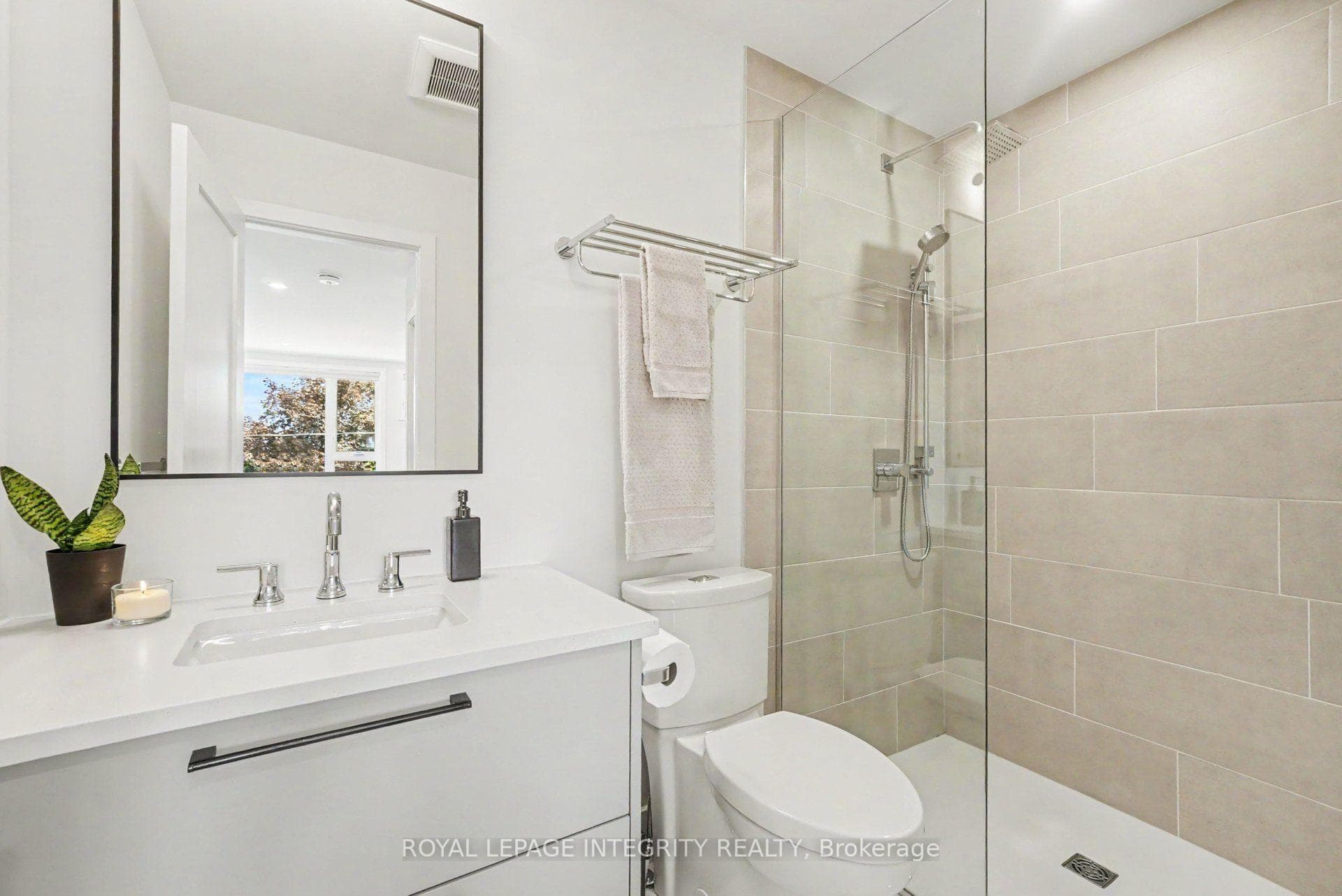 140 Clare Street photo 26