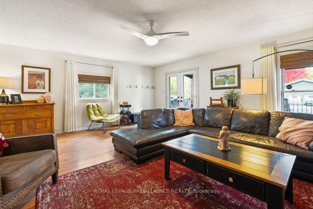 92 St. Lawrence Street photo 28