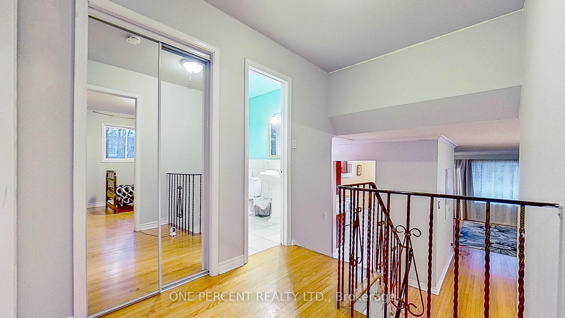 27 Hayward Crescent photo 18