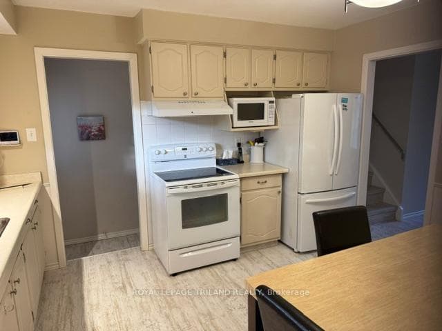 85 Mctaggart Crescent photo 8