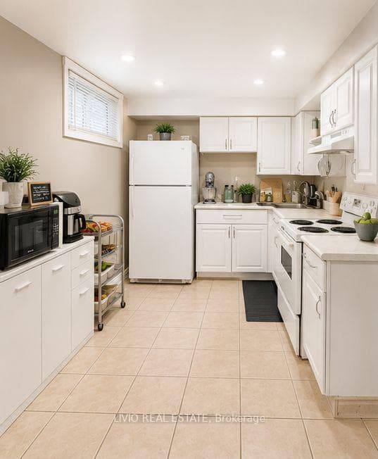 8 Janray Drive Unit Bsmt photo 5