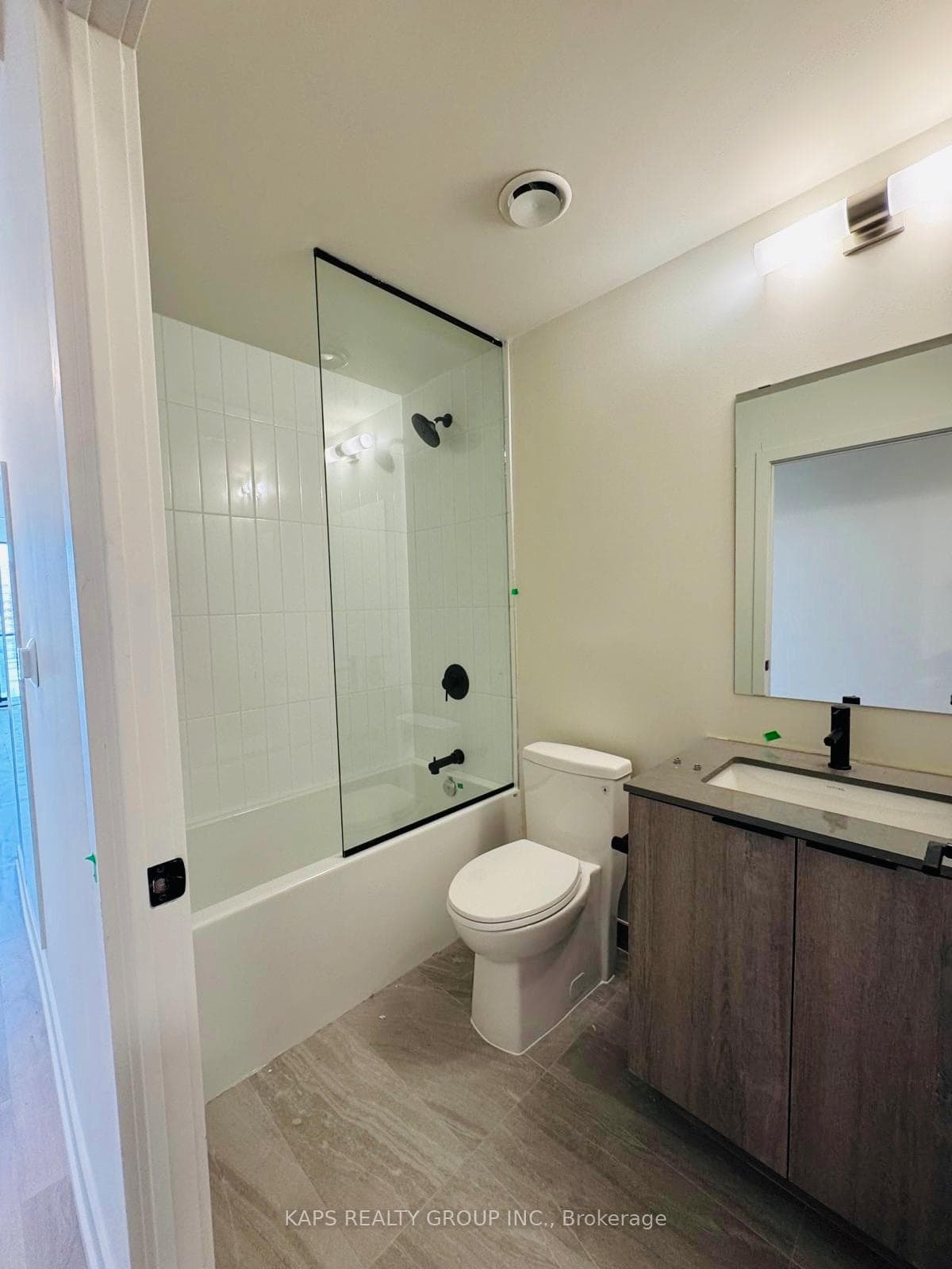 181 Sterling Road Unit 915 photo 5