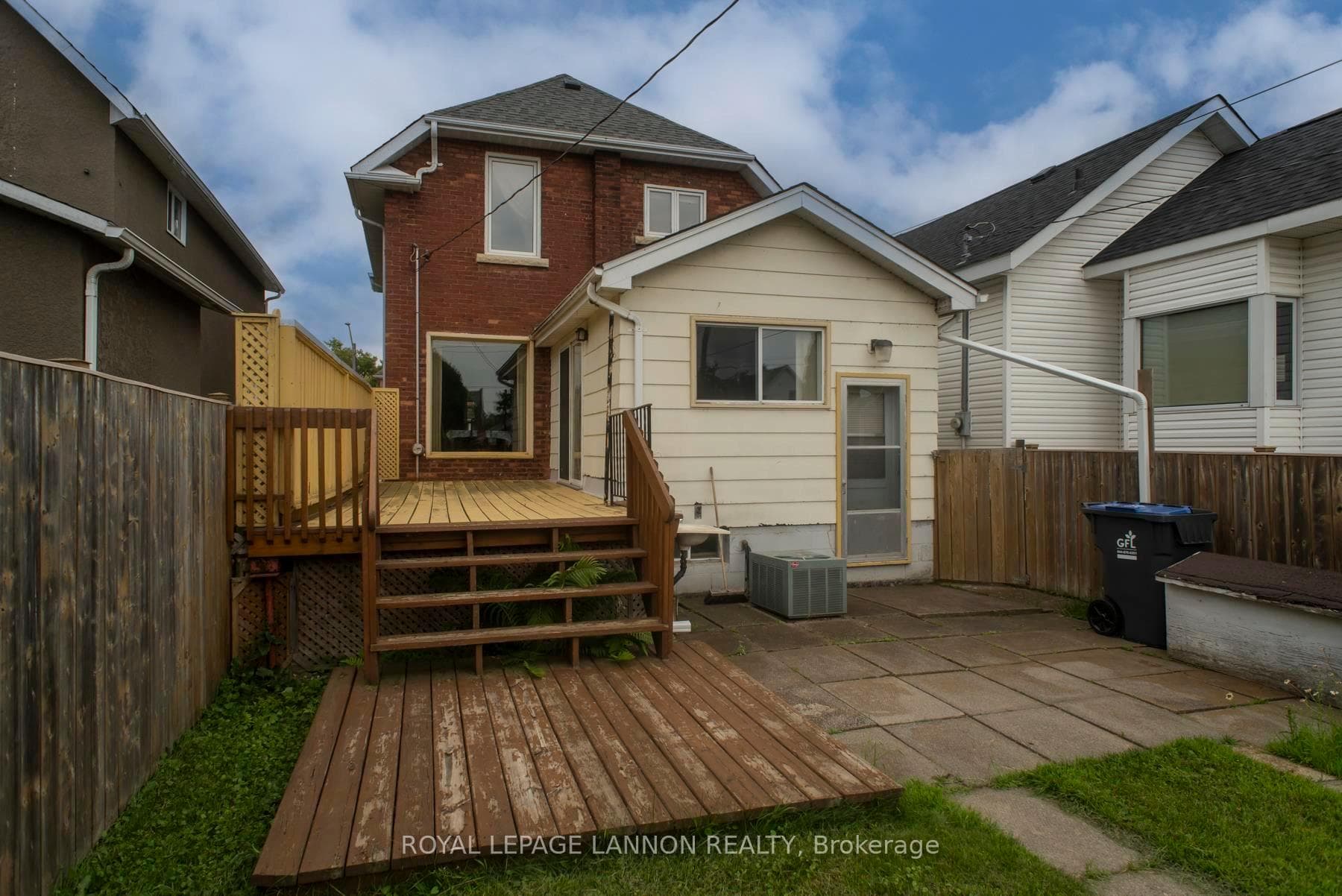 217 Francis Street photo 24