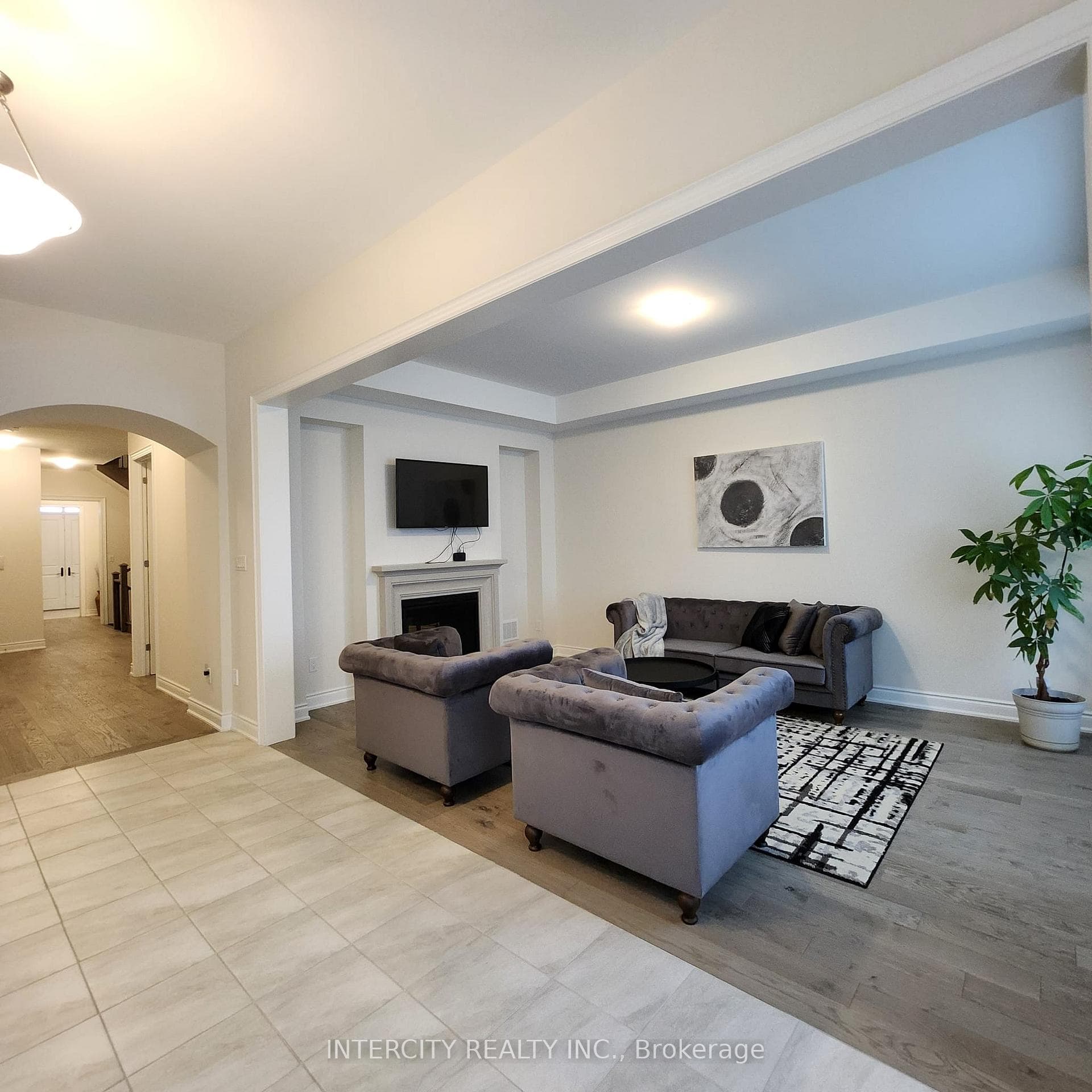 60 Deerhaven Crescent photo 4