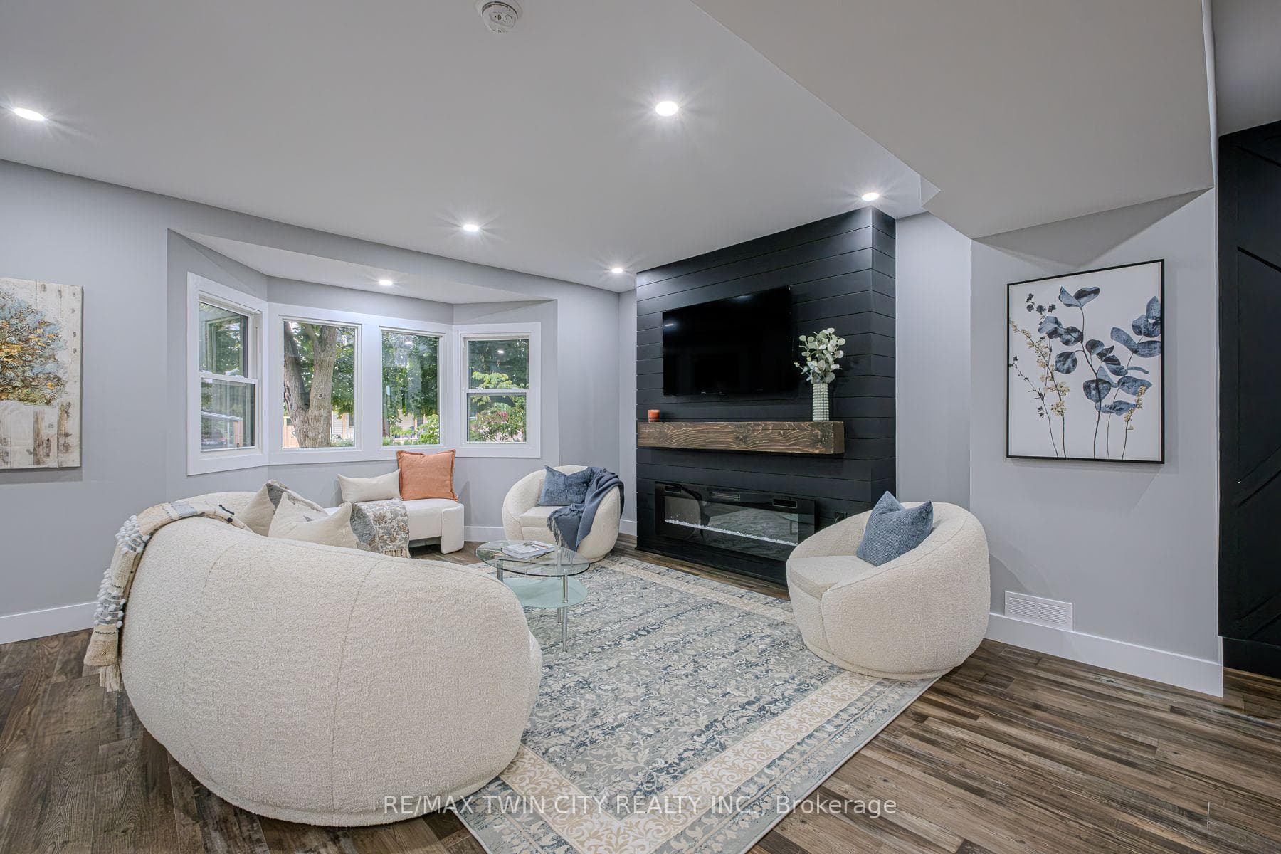 83 Wood Street photo 5