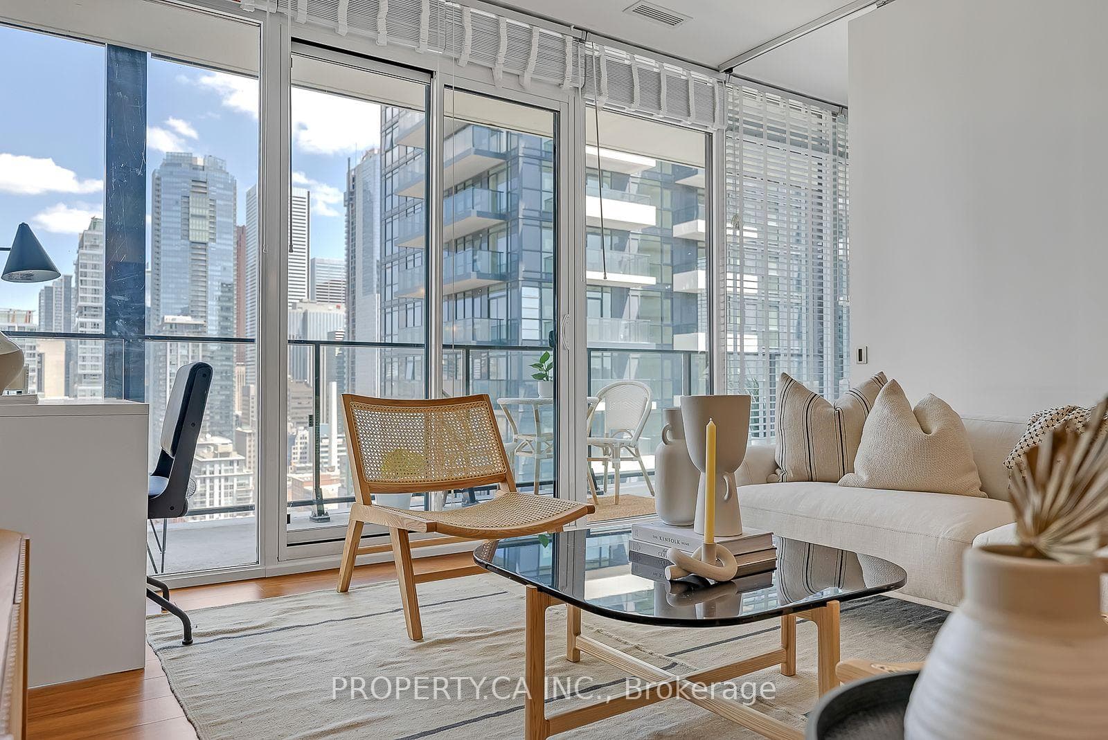 125 Peter Street Unit 2309 photo 3
