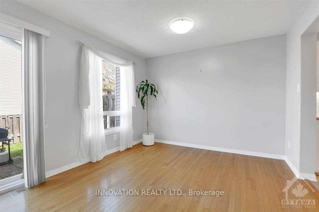 985 KARSH Drive photo 9