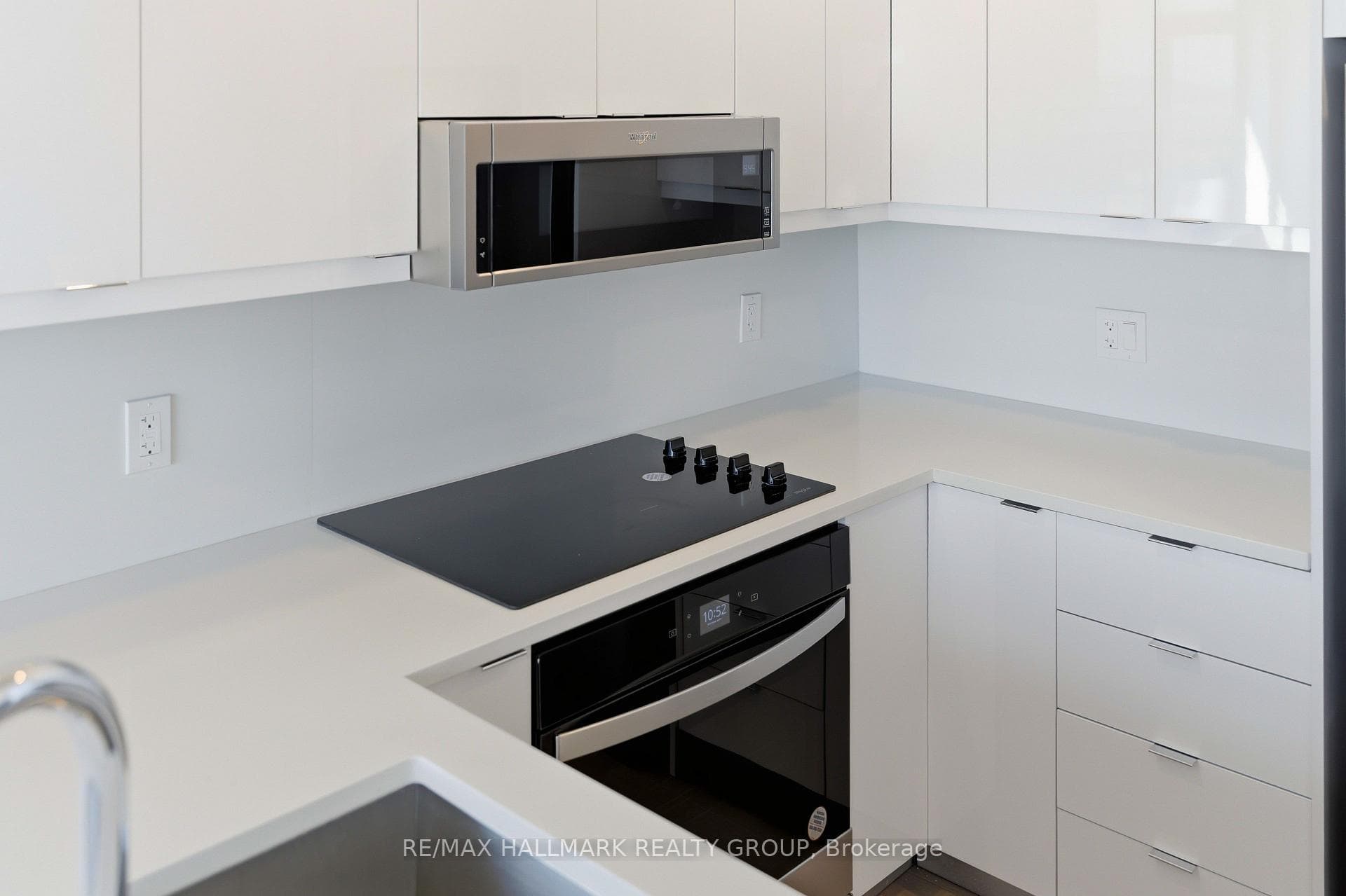 180 George Street Unit 2605 photo 12