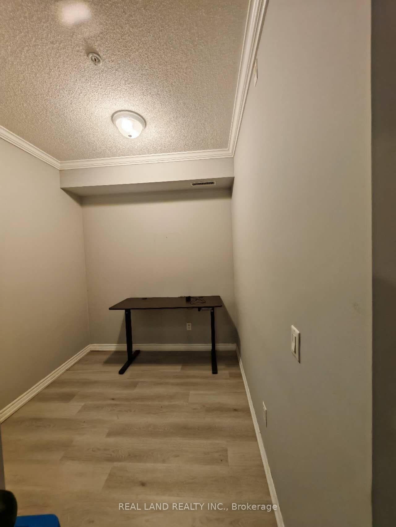 570 Lolita Gardens Unit 127 photo 12