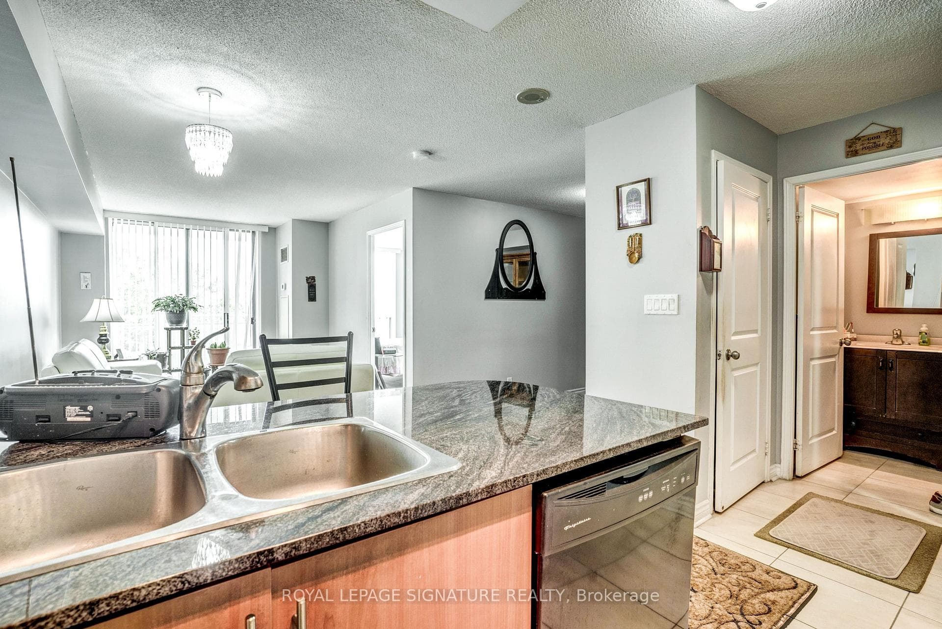 8 Rosebank Drive Unit 3M photo 17
