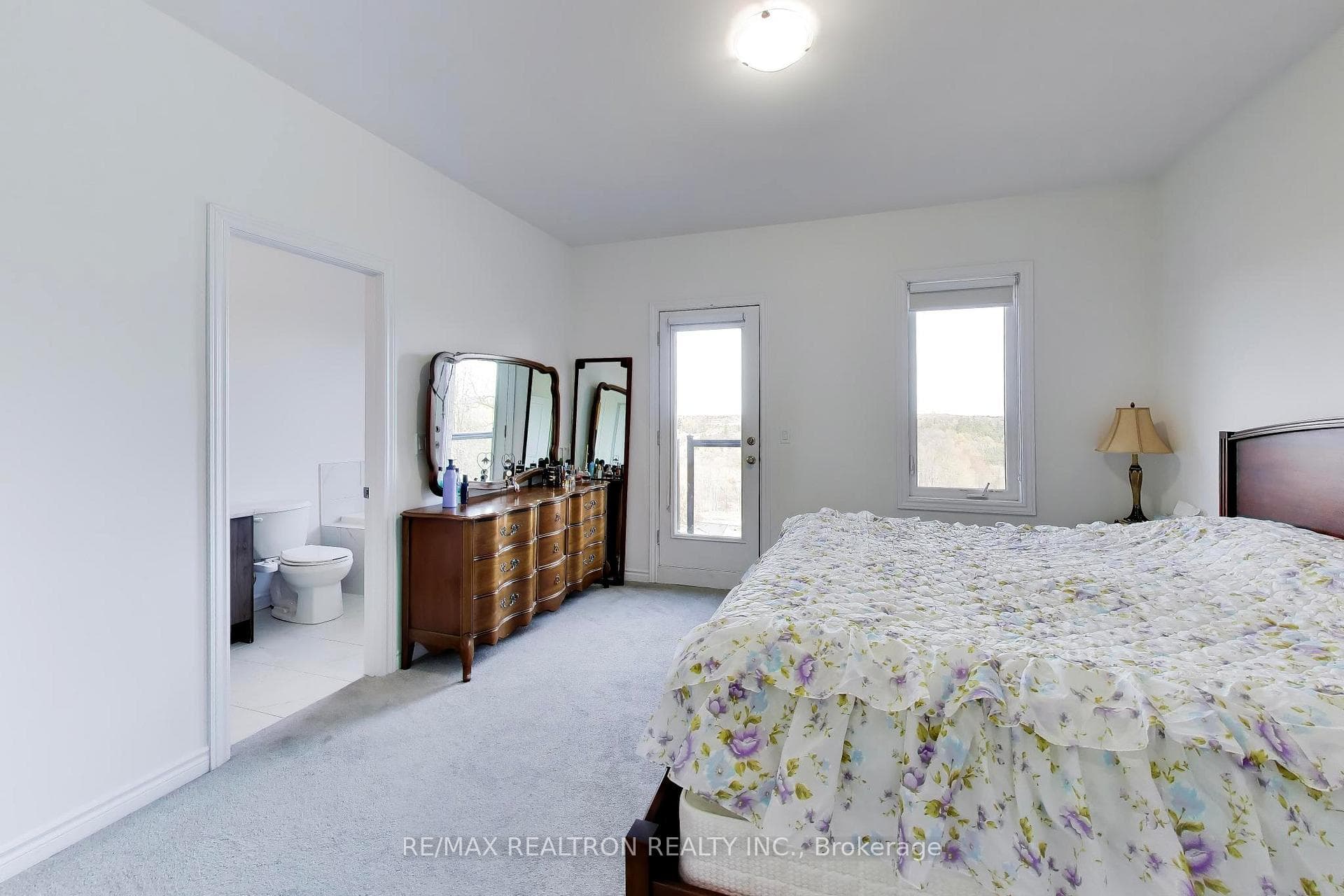 11 Inverary Crescent photo 23