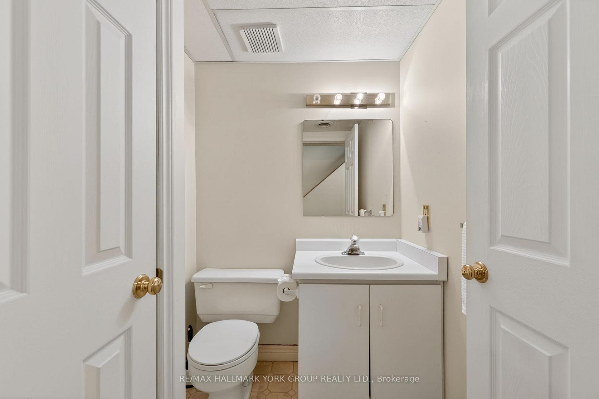 Lower Level Bath