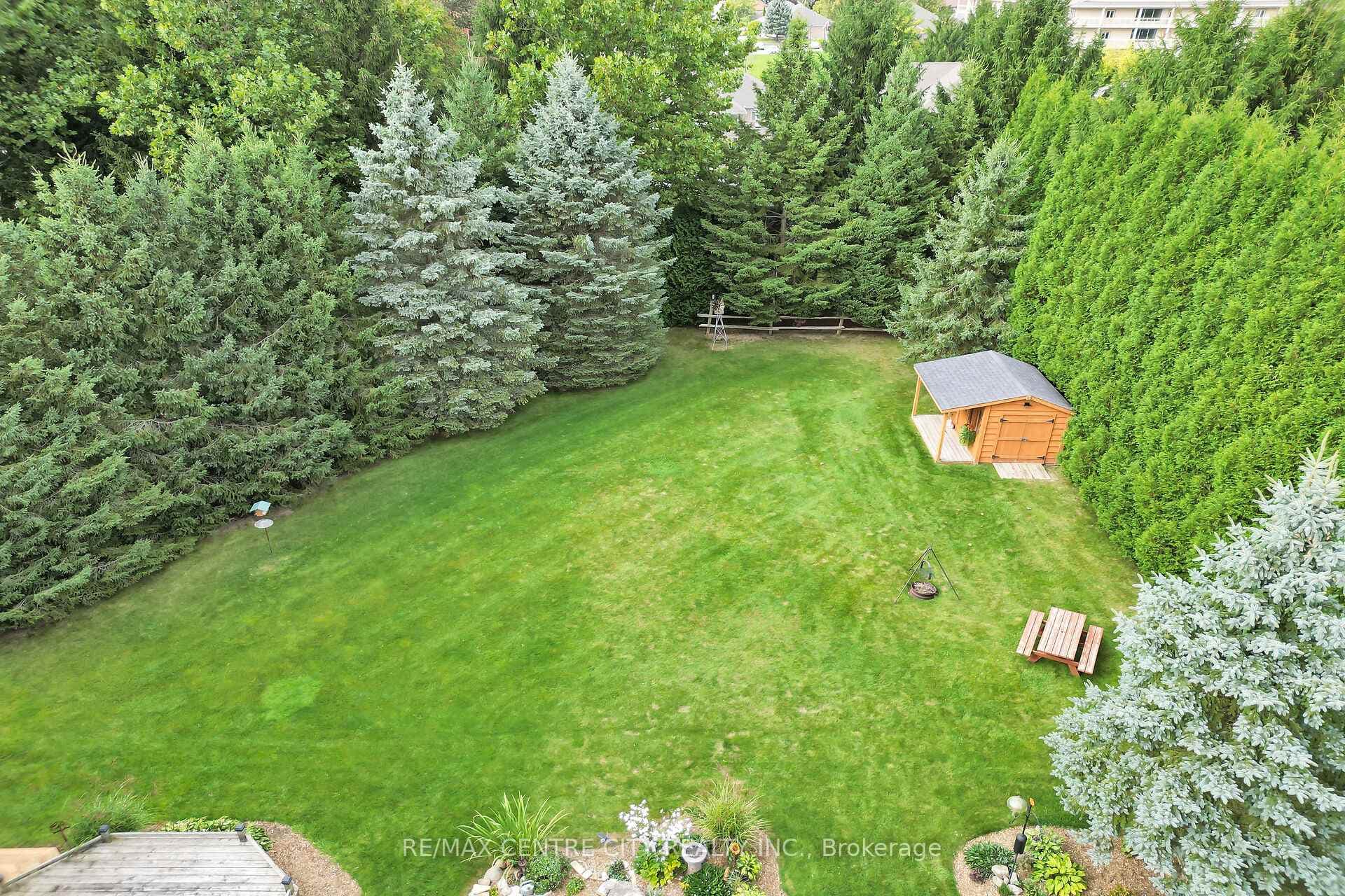 98 Robert Street photo 35