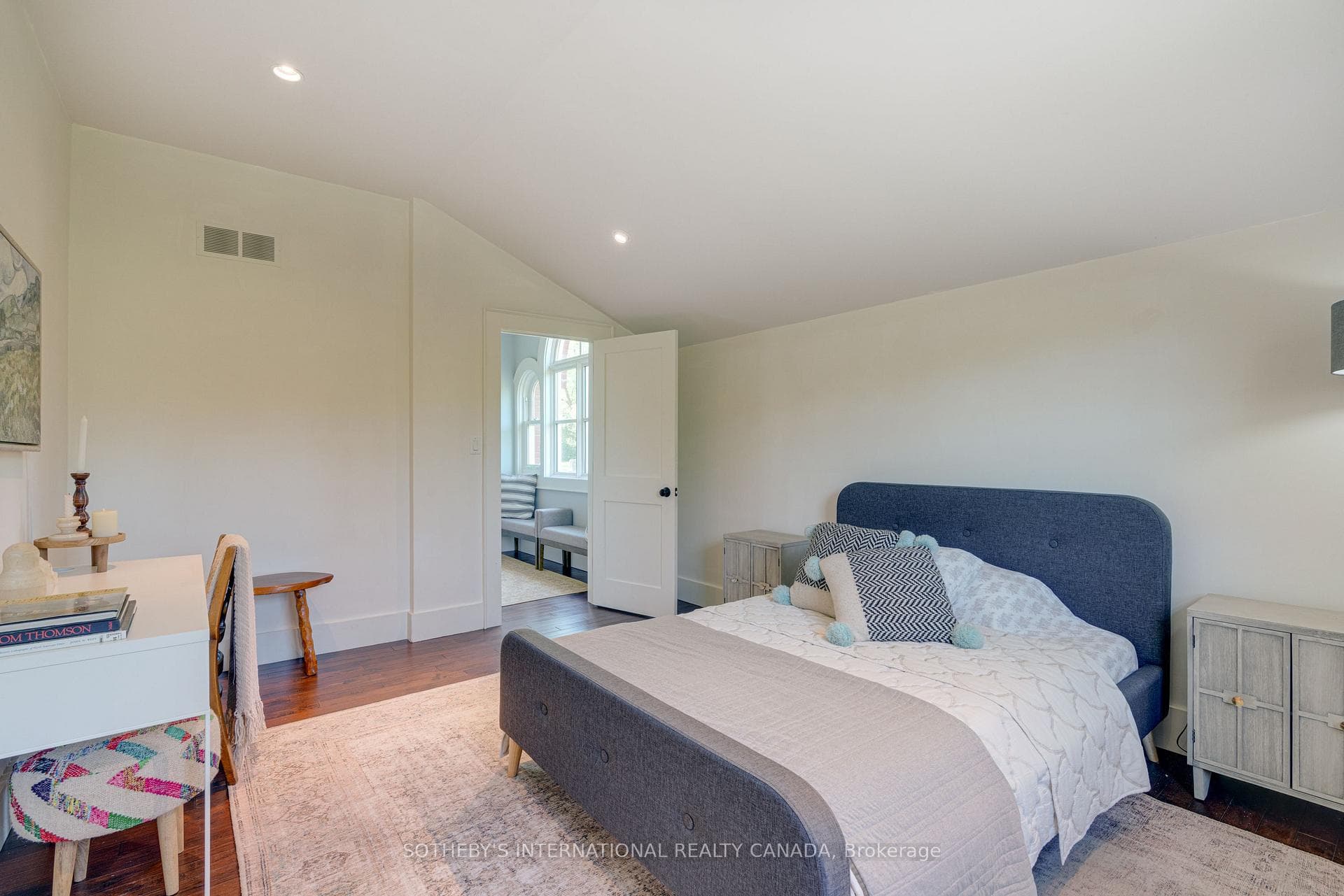 2877 McSherry Lane photo 27
