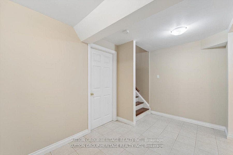 1886 Pine Grove Avenue photo 30
